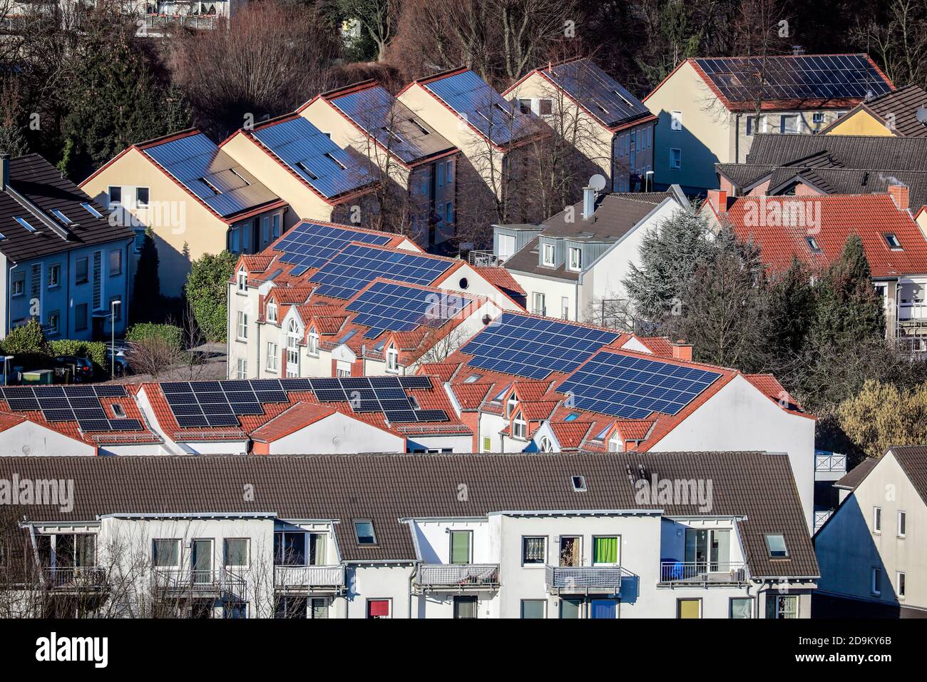 Essen, Ruhrgebiet, Nordrhein-Westfalen, Deutschland, Wohnhäuser mit Solardächern, Solarsiedlung, Wohnsiedlung in Bottrop, Innovationsstadt Ruhr, Modellstadt Bottrop Stockfoto