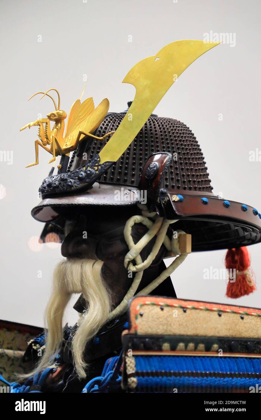 Eine geschlossene Ansicht des Helms und der Panzerung im Besitz Von Tokugawa Nariyuki Ausstellung im Edo-Tokyo Museum.Tokyo.Japan Stockfoto