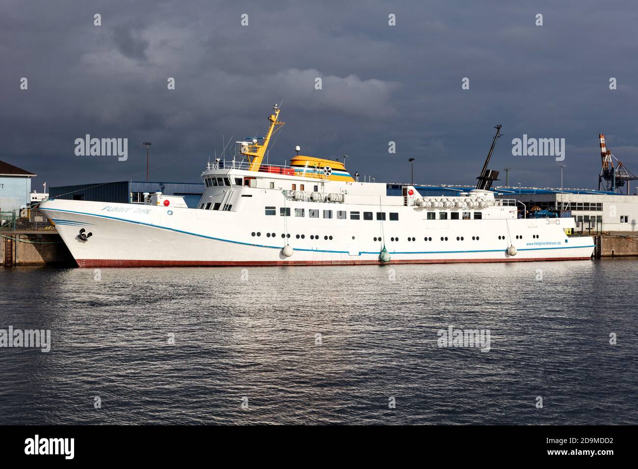 Tourist Dampfer LUSTIGE MÄDCHEN im Hafen von Cuxhaven, Deutschland Stockfoto