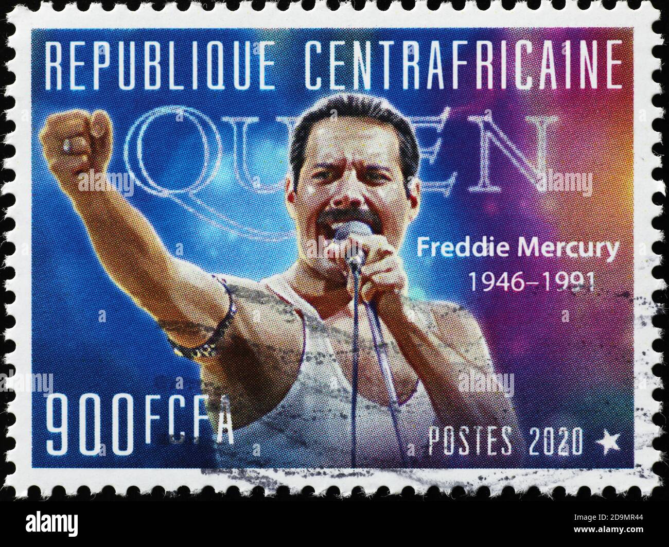 Freddie Mercury singt bei einem Konzert auf Briefmarke Stockfoto