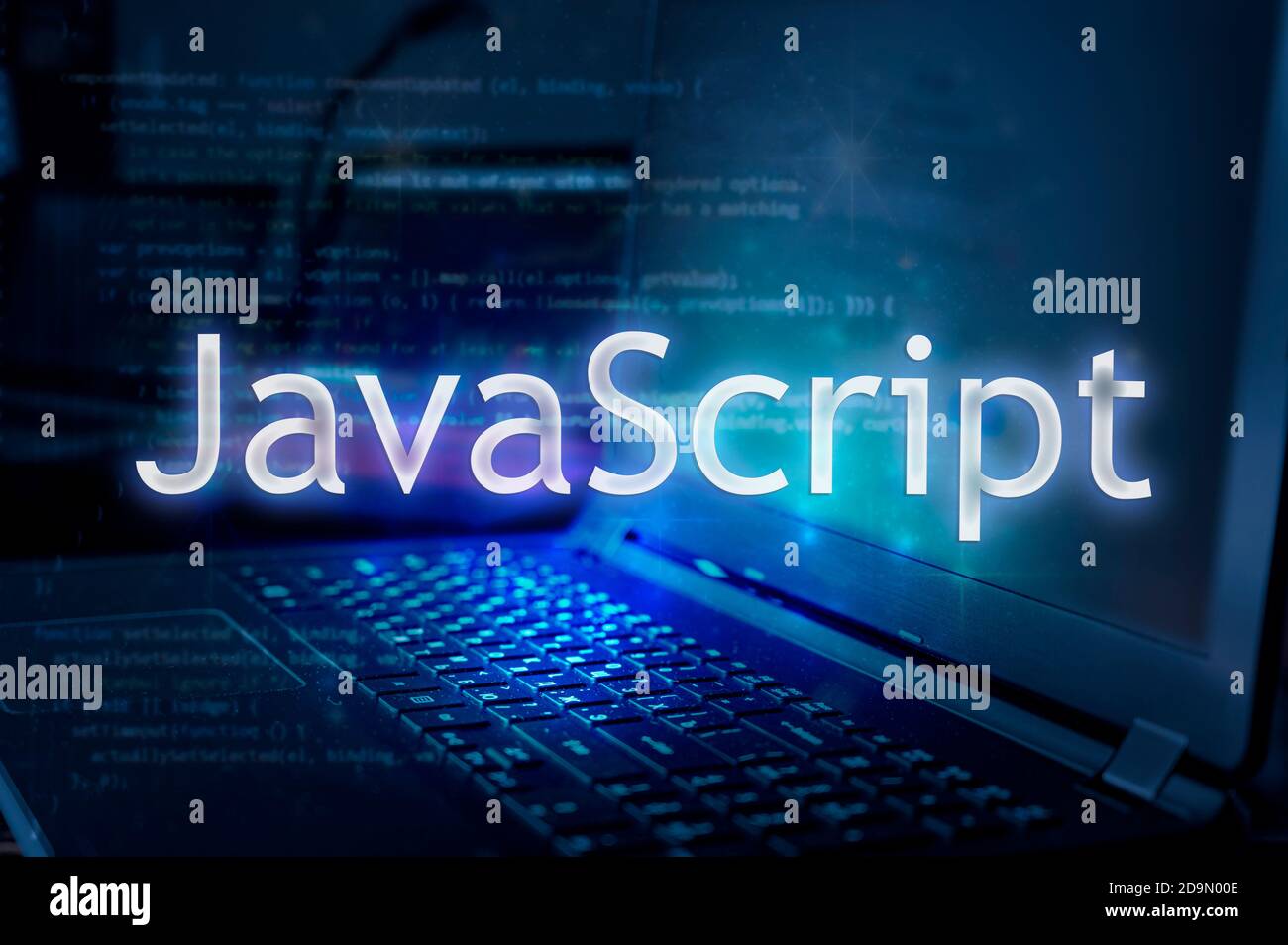 JavaScript-Inschrift gegen Laptop und Code-Hintergrund. Lernen Sie JavaScript-Programmiersprache, Computer-Kurse, Schulungen. Stockfoto