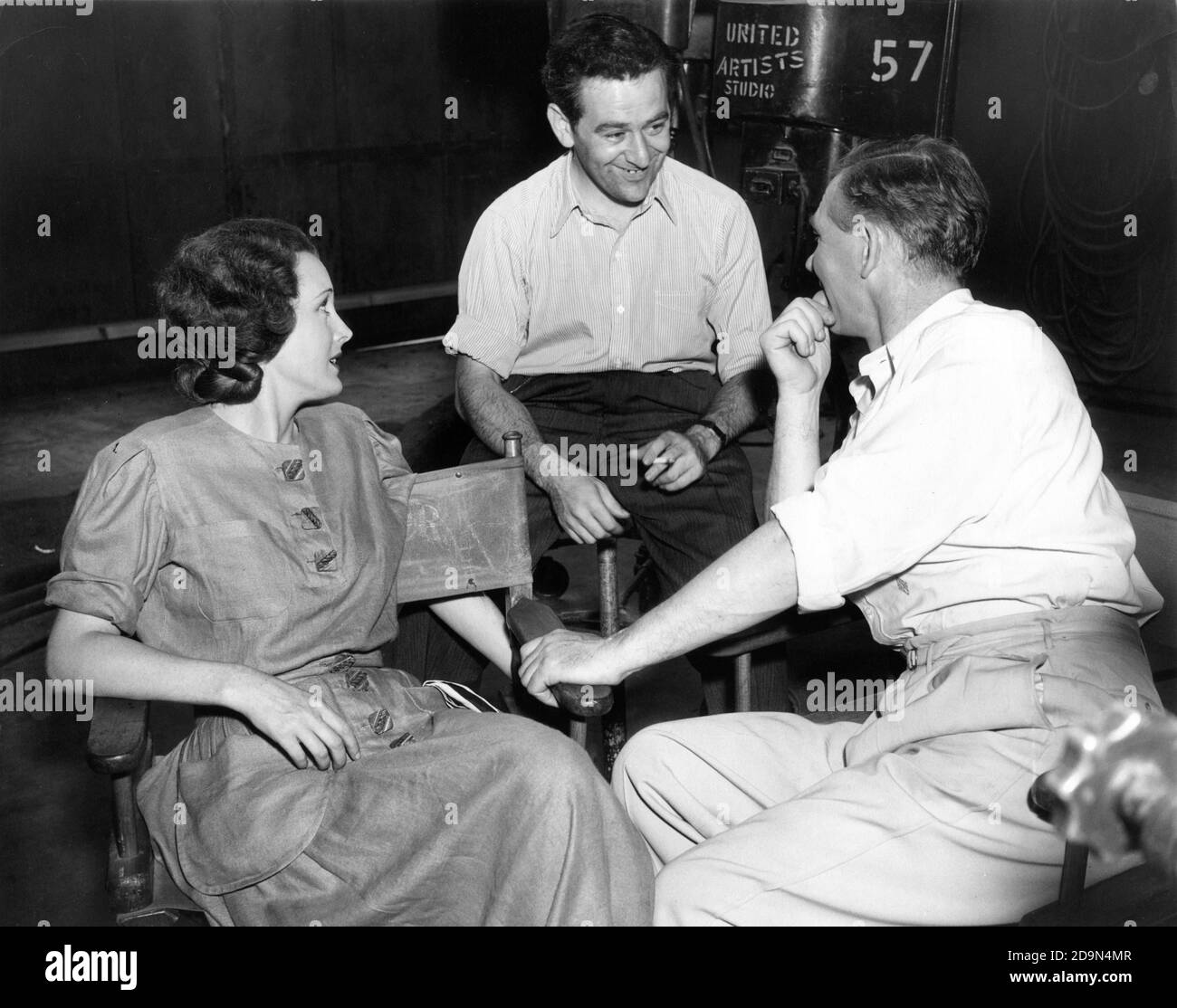 MARY ASTOR WILLIAM WYLER und WALTER HUSTON am Set offen Während der Dreharbeiten von DODSWORTH 1936 Regisseur WILLIAM WYLER Roman Sinclair Lewis Drehbuch Sidney Howard The Samuel Goldwyn Company / United Interpreten Stockfoto