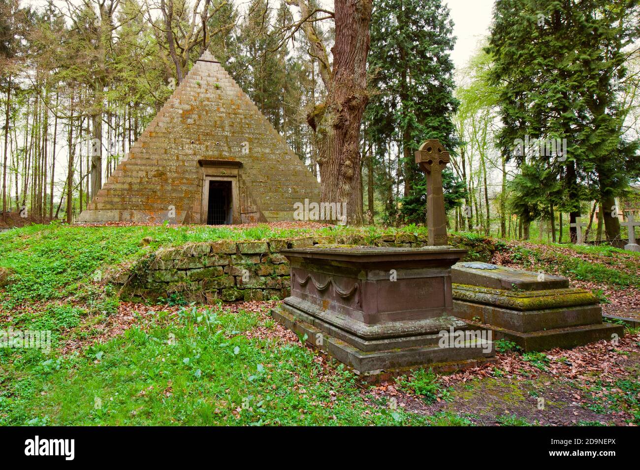 Mausoleum des Grafen Ernst zu Münster in Derneburg, Laves Kulturweg in Derneburg bei Hildesheim, Niedersachsen, Deutschland, Europa Stockfoto