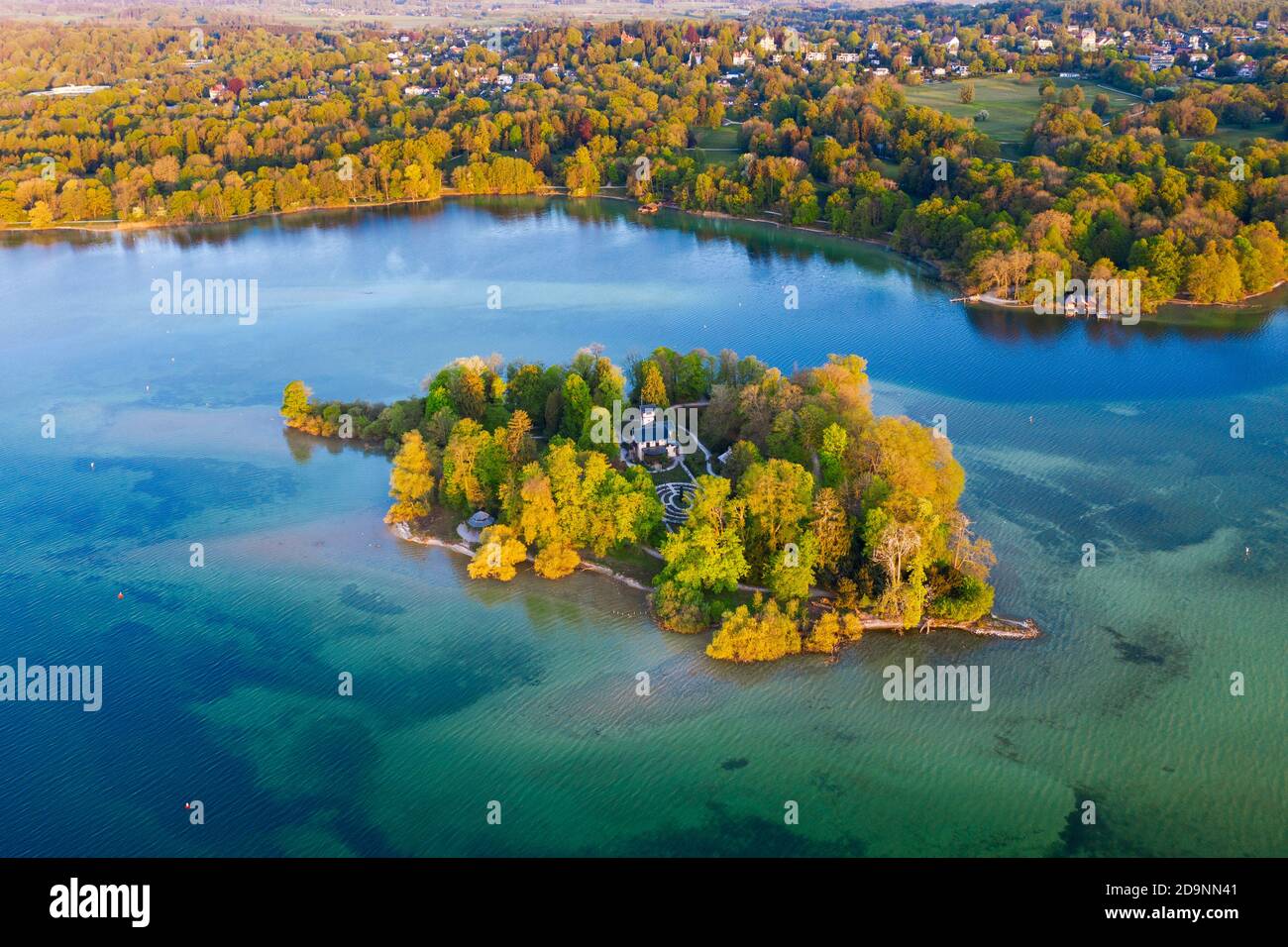 Roseninsel im Starnberger See bei Feldafing im Morgenlicht, Fünfseenland, Luftaufnahme, Oberbayern, Bayern, Deutschland Stockfoto