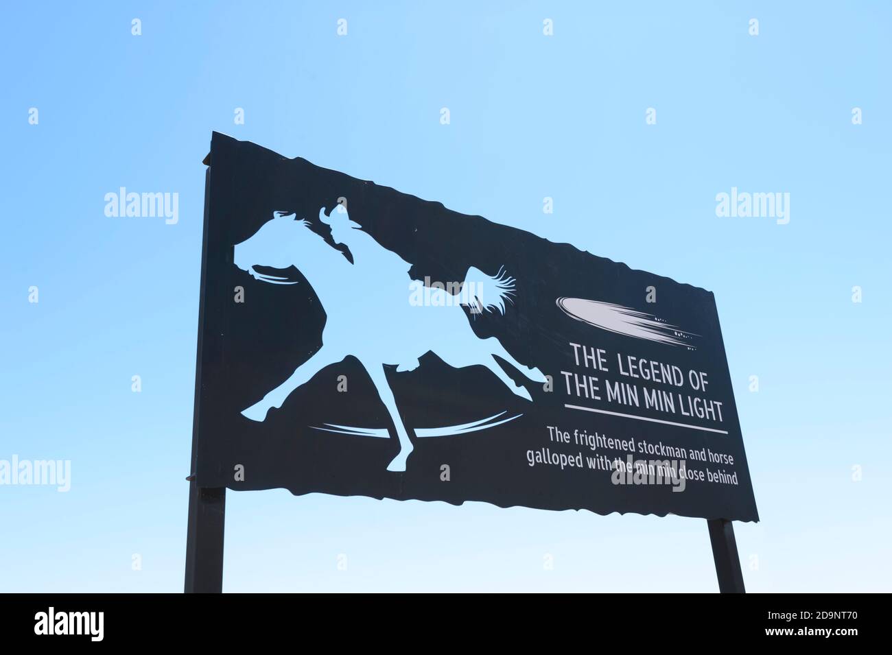 Eisenwerk-Schild mit der Legende des Min Min Light, Kennedy Developmental Road; zwischen Birdsville und Middleton, Queensland, QLD, Australien Stockfoto