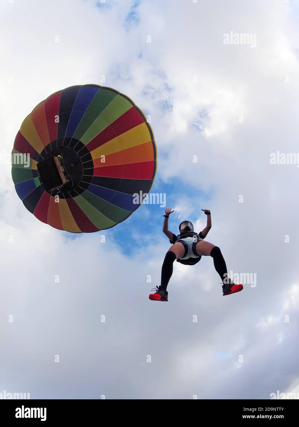 Fallschirmspringen Heißluftballon Stockfoto