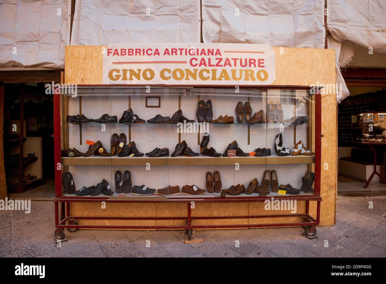 Schuhe, Palermo, Sizilien, Hauptstadt, Big City, Italien Stockfotografie -  Alamy