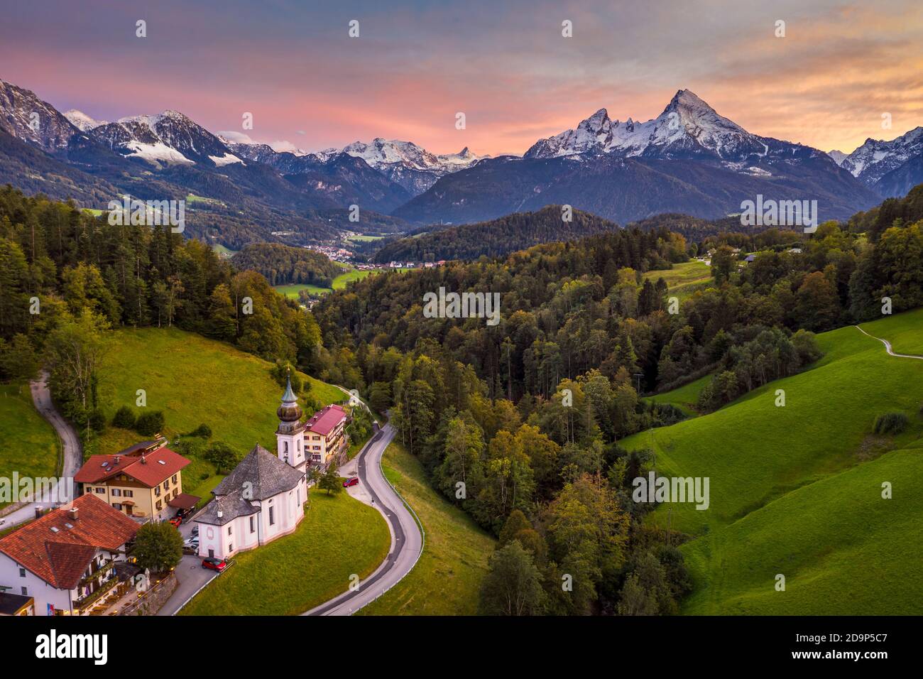 Maria Gern Kapelle bei Berchtesgaden mit Watzmann Berg im Herbst, Bayern, Deutschland Stockfoto