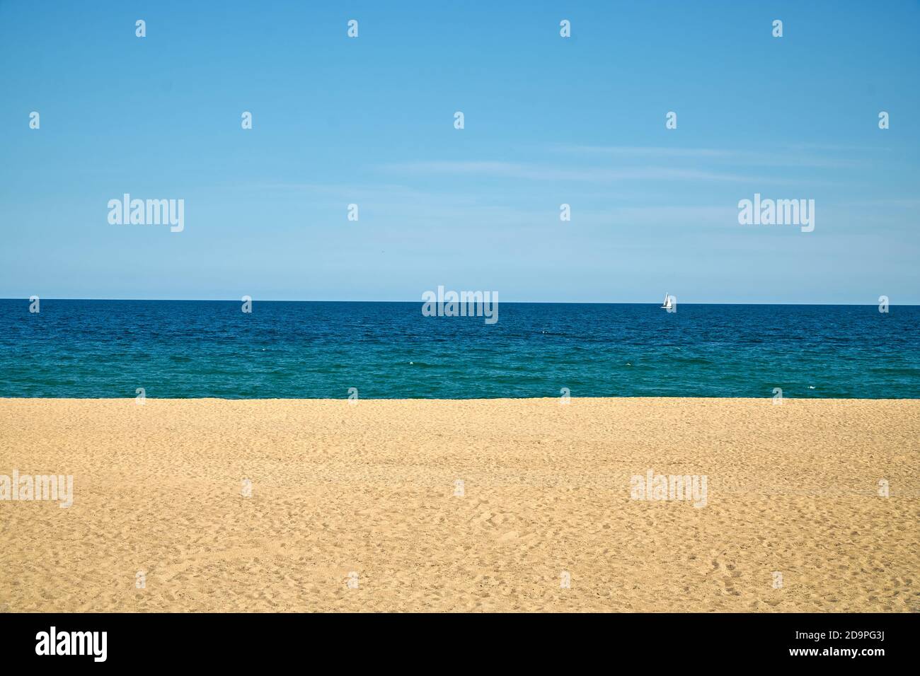 Badalona Strand im Sommer und Covid Zeit Stockfoto
