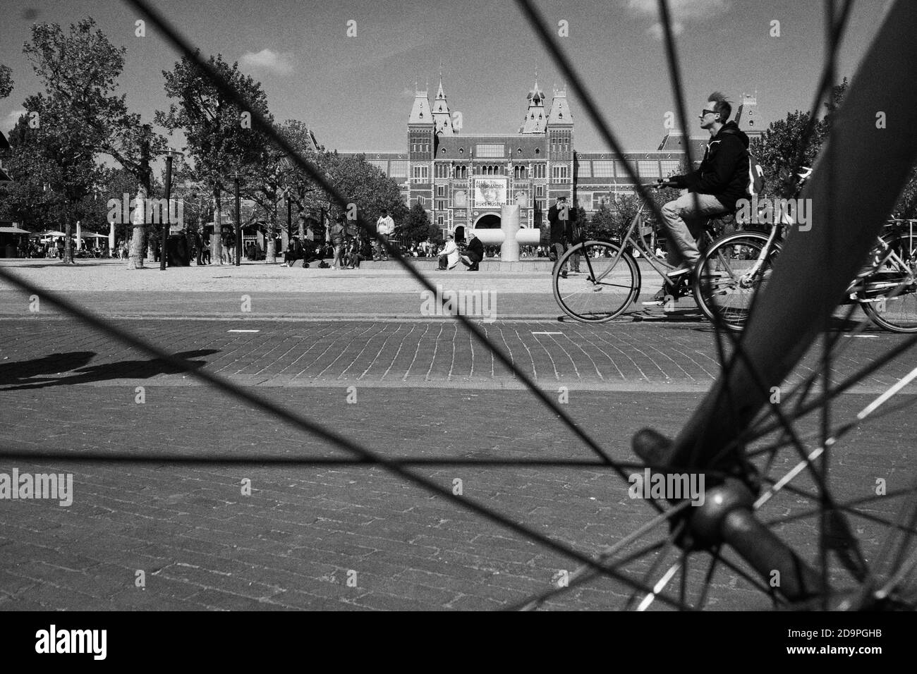Bild am museumplein in den Niederlanden mit dem Rijksmuseum Im Hintergrund Stockfoto