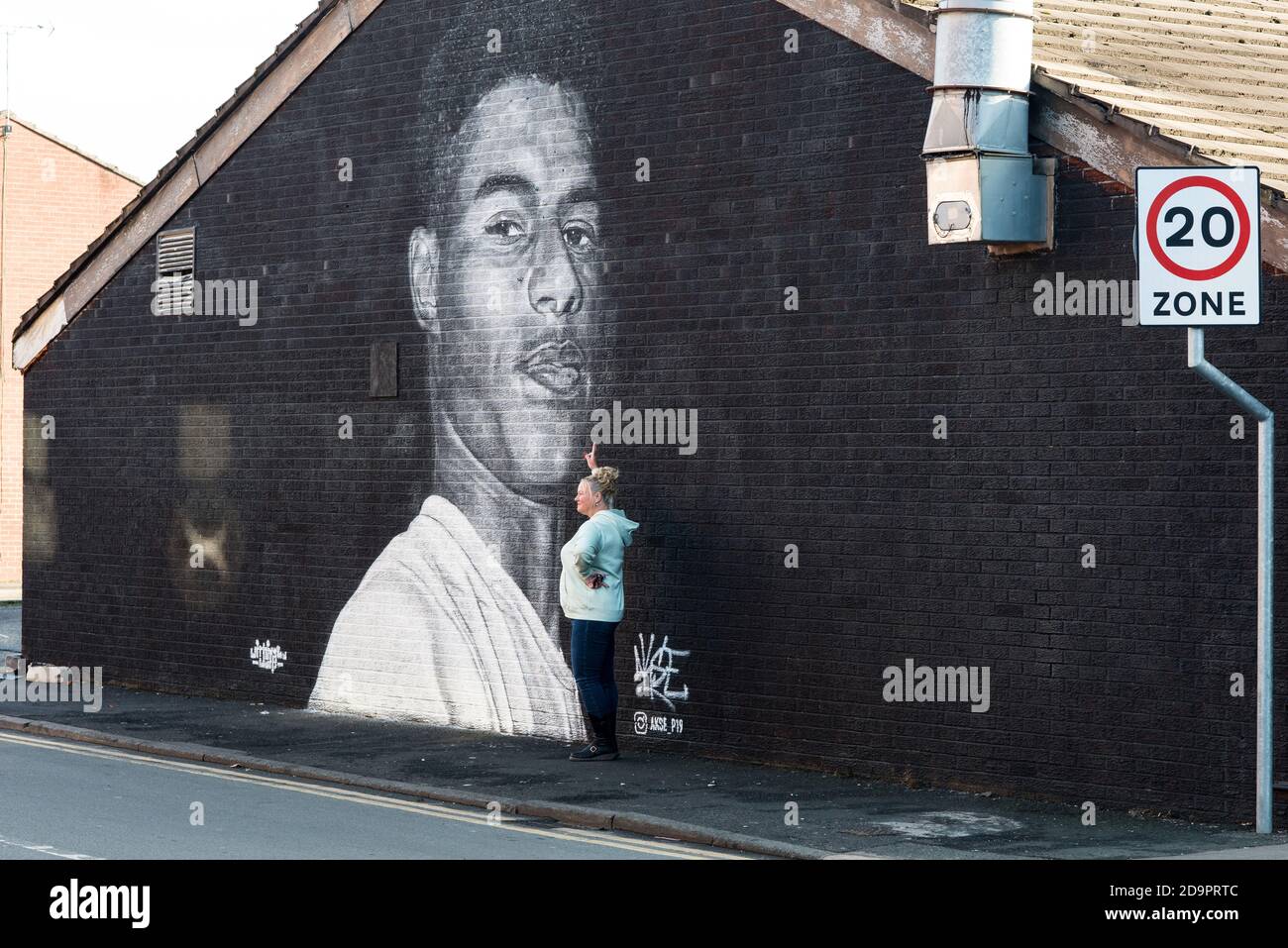 Marcus Rashford Wandbild von Akse p19. Withington, Manchester. Das Wandbild wurde in Auftrag gegeben, nachdem Rashford für kostenlose Mahlzeiten für Schulkinder geworben hatte. Stockfoto