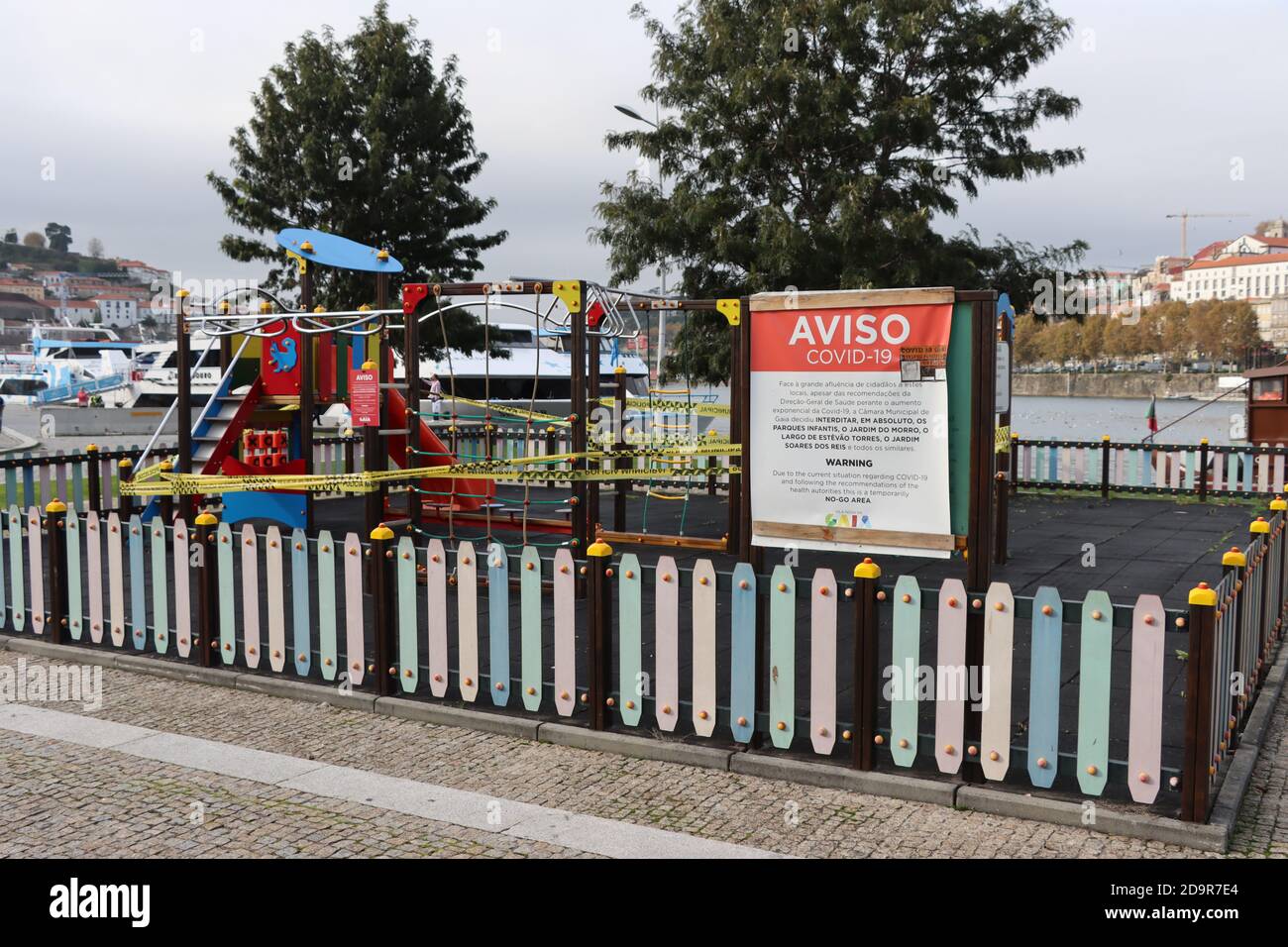 Geschlossener Kinderspielplatz in Porto, Portugal Stockfoto