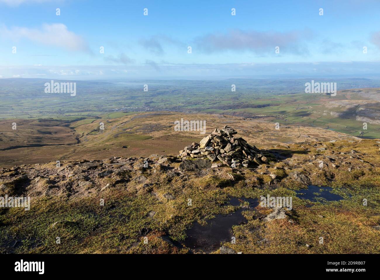The View Southwest vom Gipfel von Inglborough, Yorkshire Dales, Großbritannien Stockfoto
