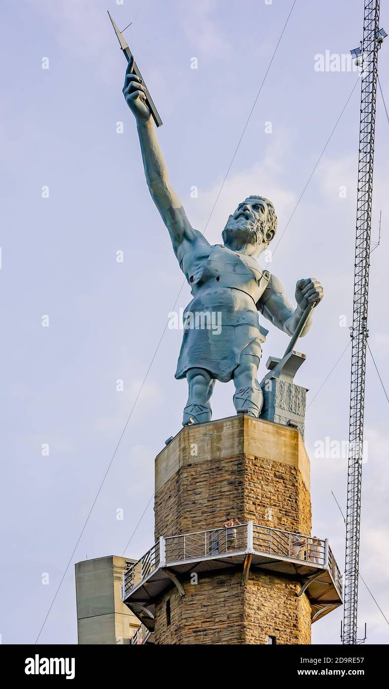 Die Vulcan-Statue ist im Vulcan Park, 19. Juli 2015, in Birmingham, Alabama, abgebildet. Die eiserne Statue zeigt den römischen Gott des Feuers und der Schmiede Vulcan. Stockfoto