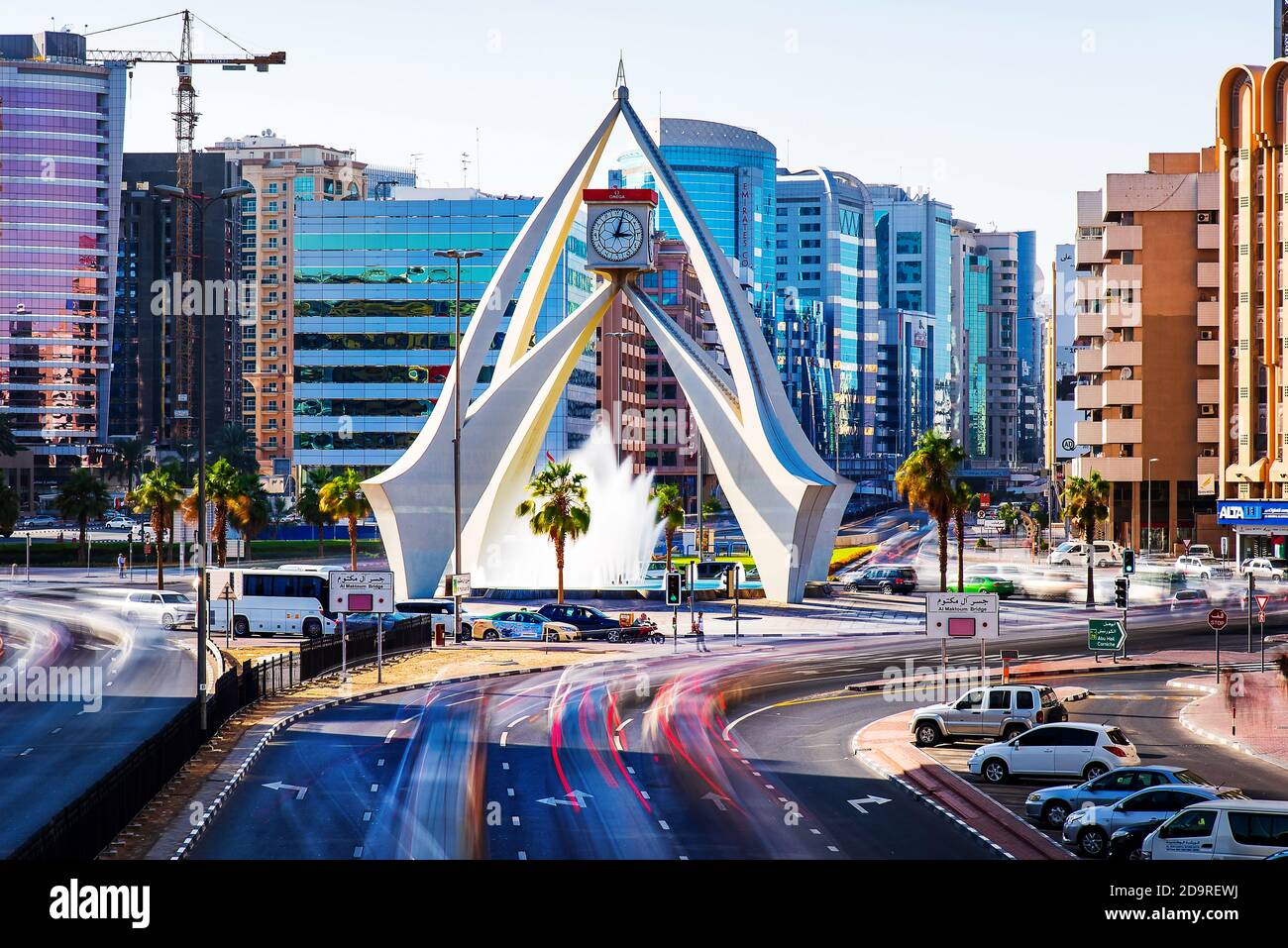 Dubai, Vereinigte Arabische Emirate - 30. November 2018: Deira Kreisverkehr am Uhrenturm, einem alten Dubai landmark 1965 erbaut Stockfoto