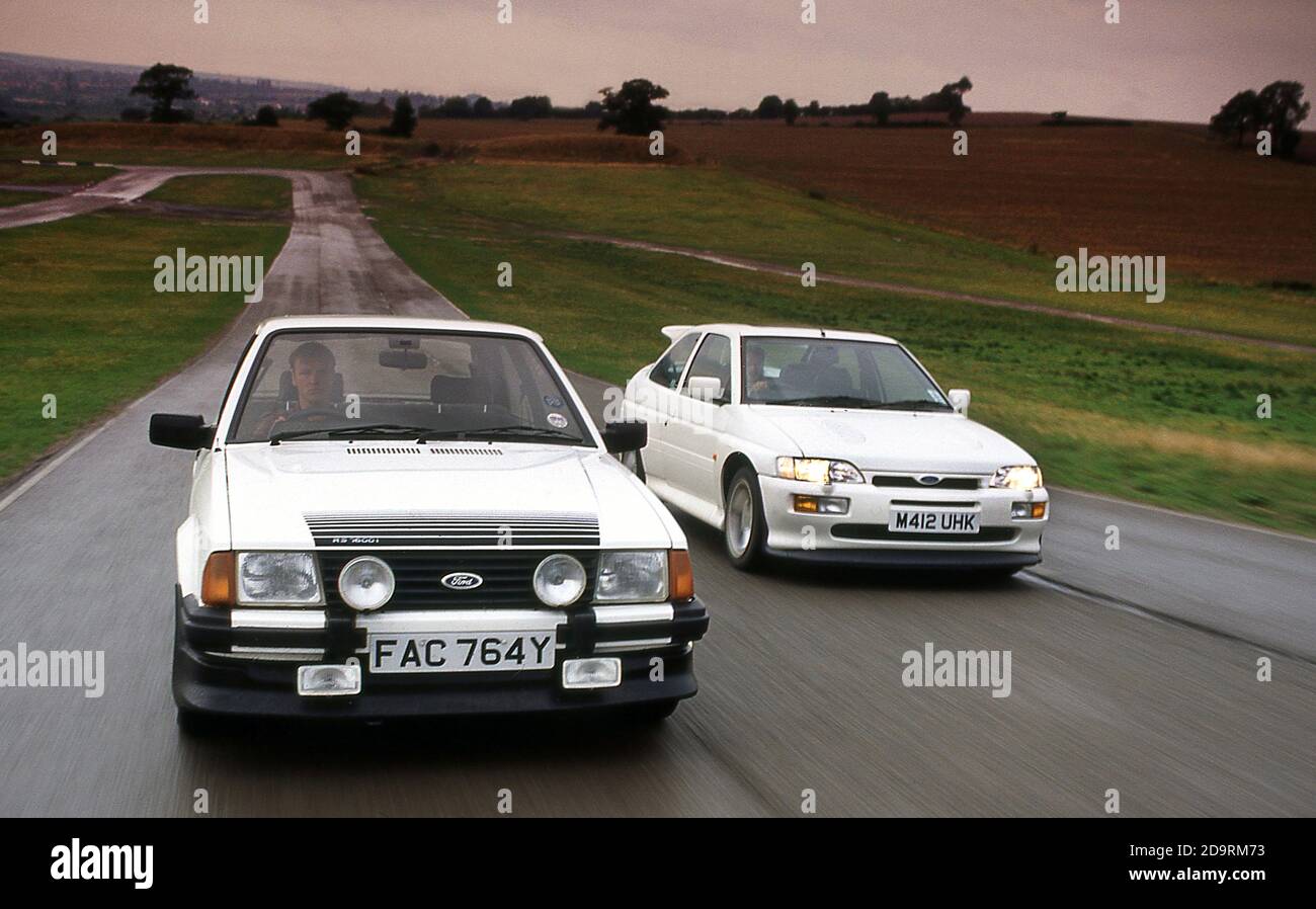 Ford RS Escort RS1600i 1982 (links) und Ford Escort RS Cosworth (Rechts) 1994 Stockfoto