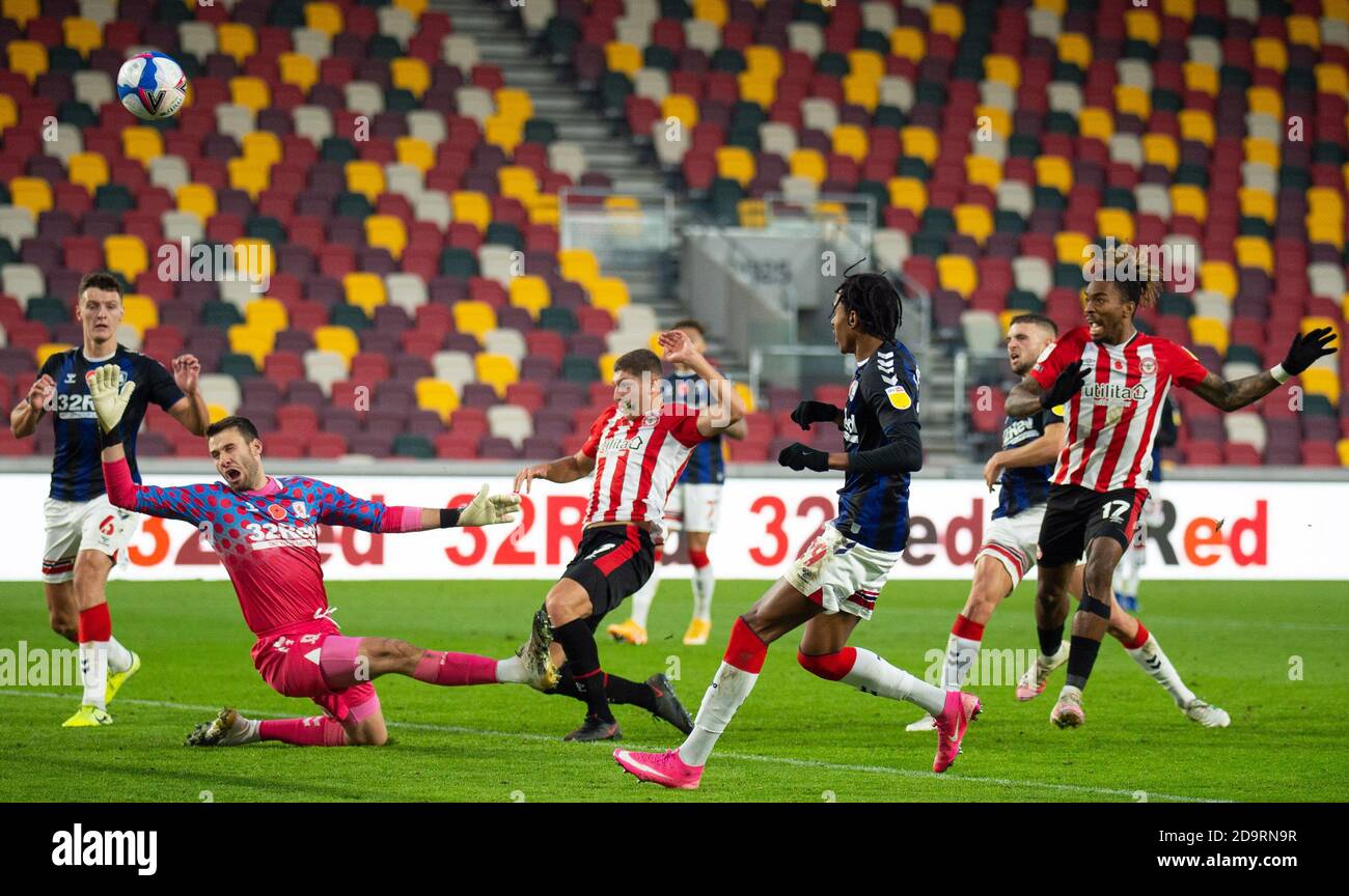 Brentford, Großbritannien. November 2020. Brentford Vitaly Janelt fehlt aus der Nähe während der Sky Bet Championship hinter verschlossenen Türen Spiel zwischen Brentford und Middlesbrough im Brentford Community Stadium, Brentford, England am 7. November 2020. Foto von Andrew Aleksiejczuk/Prime Media Images. Kredit: Prime Media Images/Alamy Live Nachrichten Stockfoto