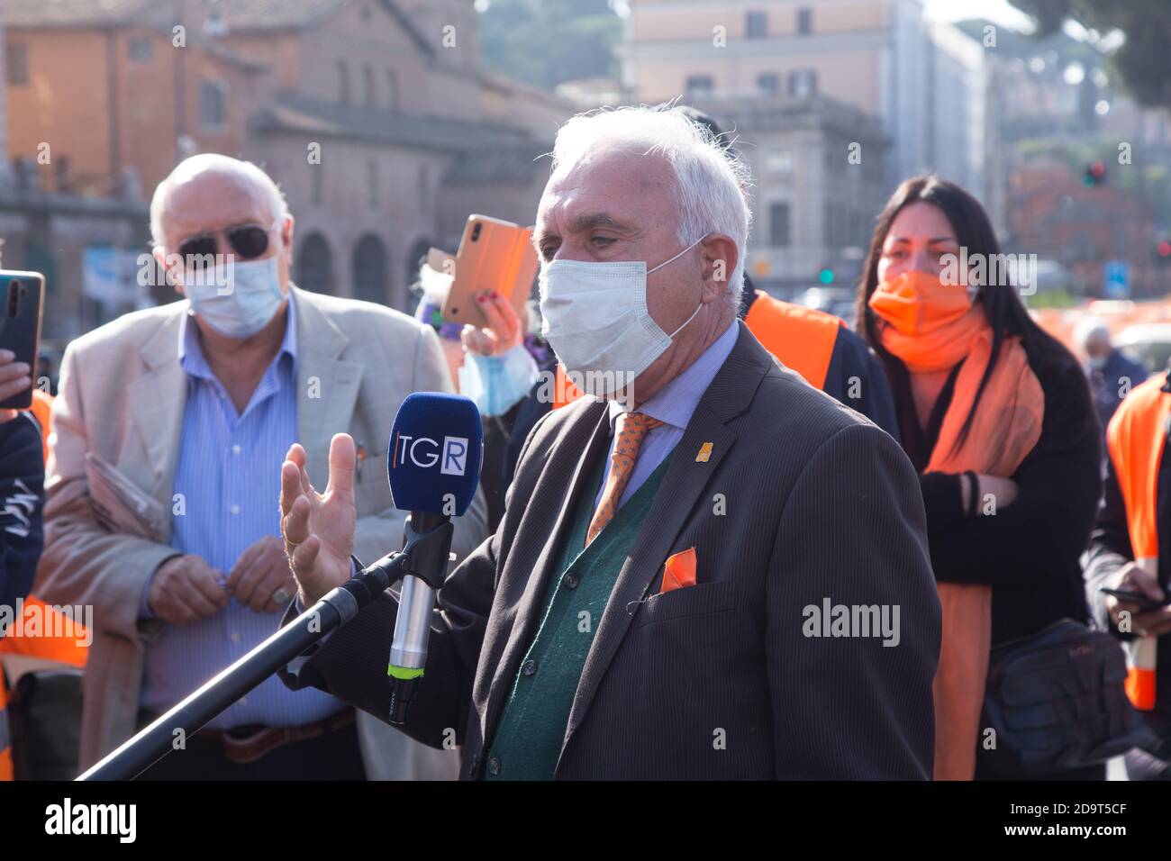 Rom, Italien. November 2020. Leiter der Bewegung Orange Westen Antonio Pappalardo (Foto: Matteo Nardone/Pacific Press) Quelle: Pacific Press Media Production Corp./Alamy Live News Stockfoto