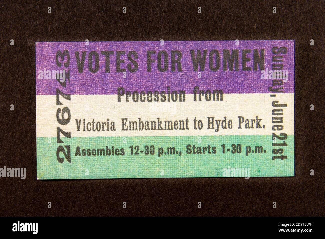 Ticket für die 'Votes for Women', Women's Sunday march in London 21. Juni 1908: Replik-Memorabilien zur Suffragette-Bewegung in Großbritannien. Stockfoto
