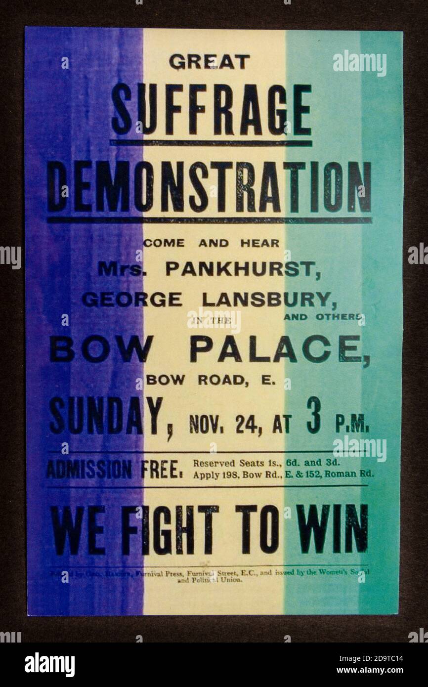'Great Suffrage Demonstration' Poster, Nachbildung von Erinnerungsstücken über die Suffragette-Bewegung in Großbritannien. Stockfoto
