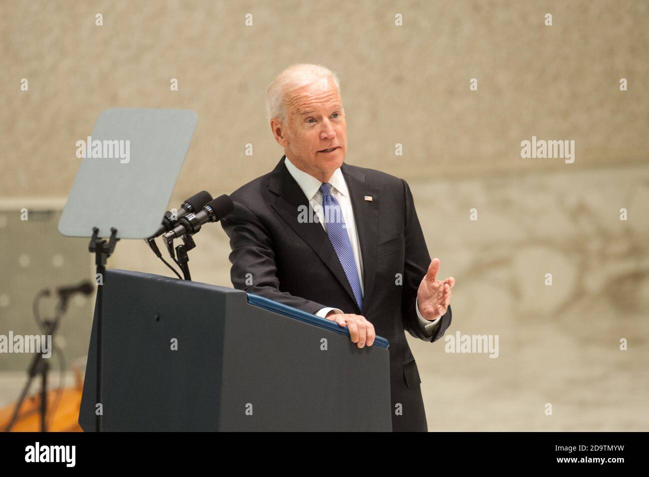 Rom, Italien. April 2016. NO FRANCE - NO SWITZERLAND: April 29 2016 : US-Vizepräsident Joe Biden spricht während einer Audienz vor den Teilnehmern der Internationalen Konferenz über den Fortschritt der Regenerativen Medizin und ihre kulturellen Auswirkungen im Vatikan. Kredit: Unabhängige Fotoagentur/Alamy Live Nachrichten Stockfoto