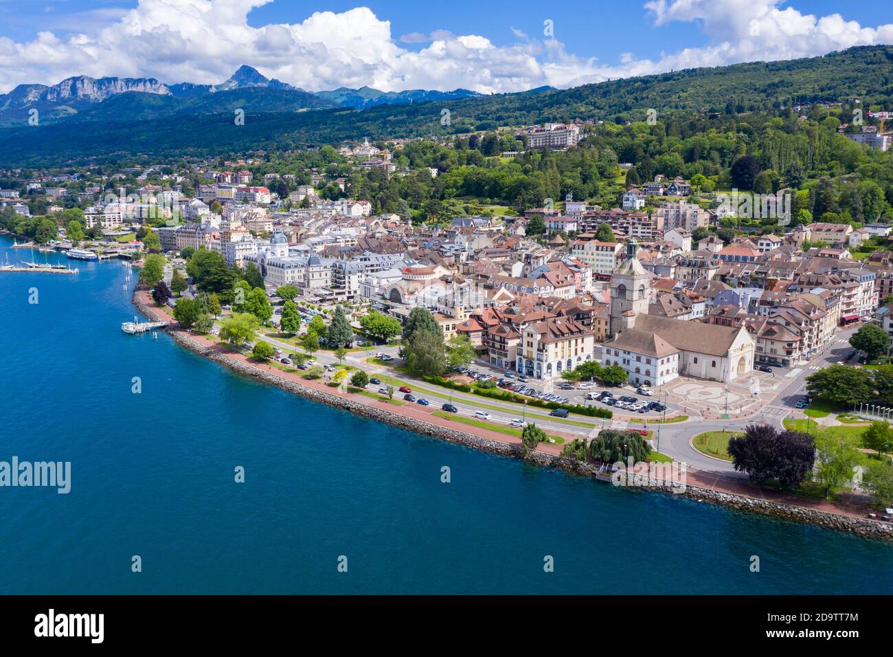 Luftaufnahme von Evian (Evian-Les-Bains) Stadt in Haute-Savoie in Frankreich Stockfoto