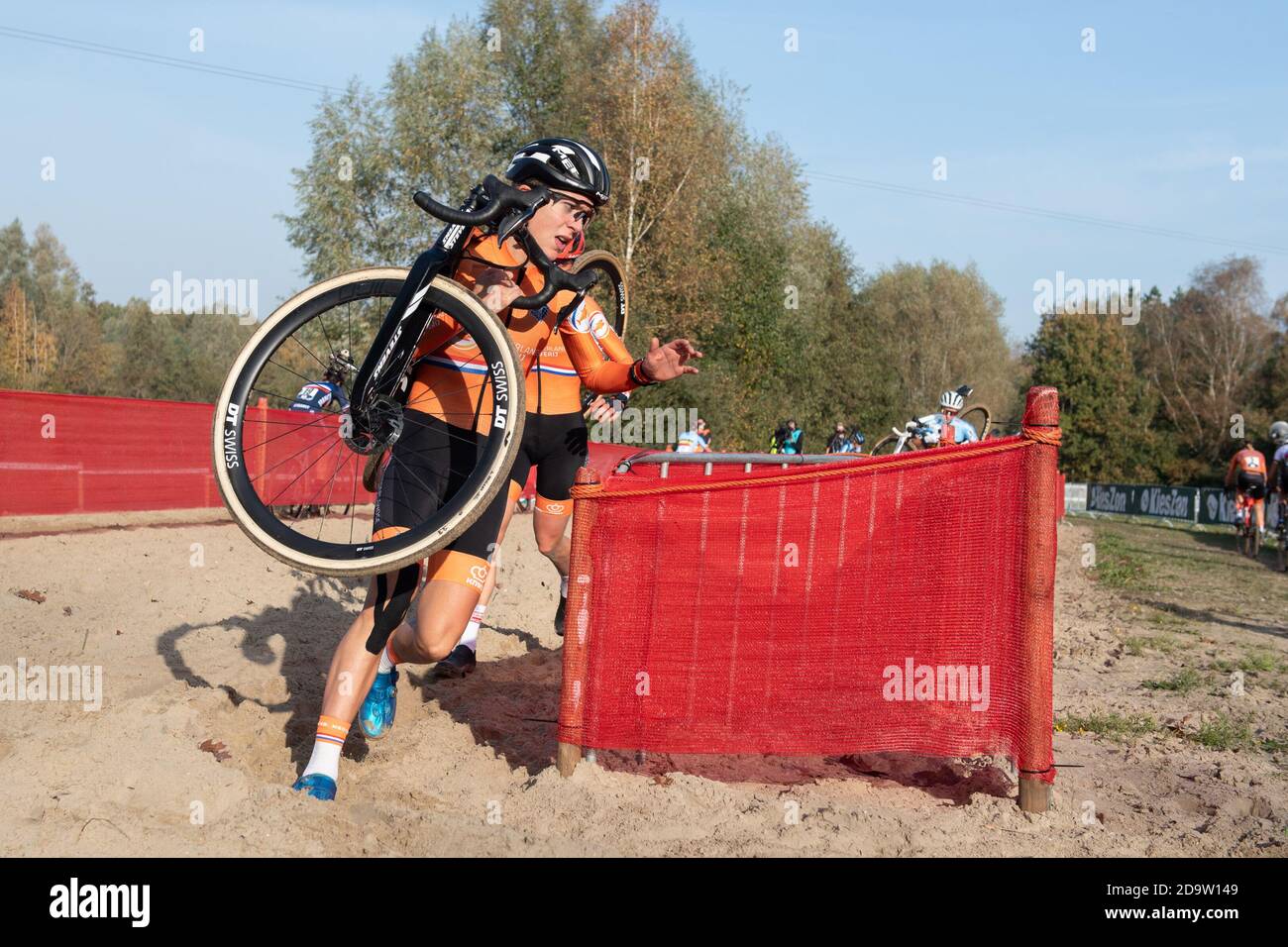 ROSMALEN, NIEDERLANDE - NOVEMBER 07: Yara Kastelijn während der Europameisterschaft Cyclocross am 7. november 2020 in Rosmalen, Niederlande (Foto: Orange Pictures) Stockfoto