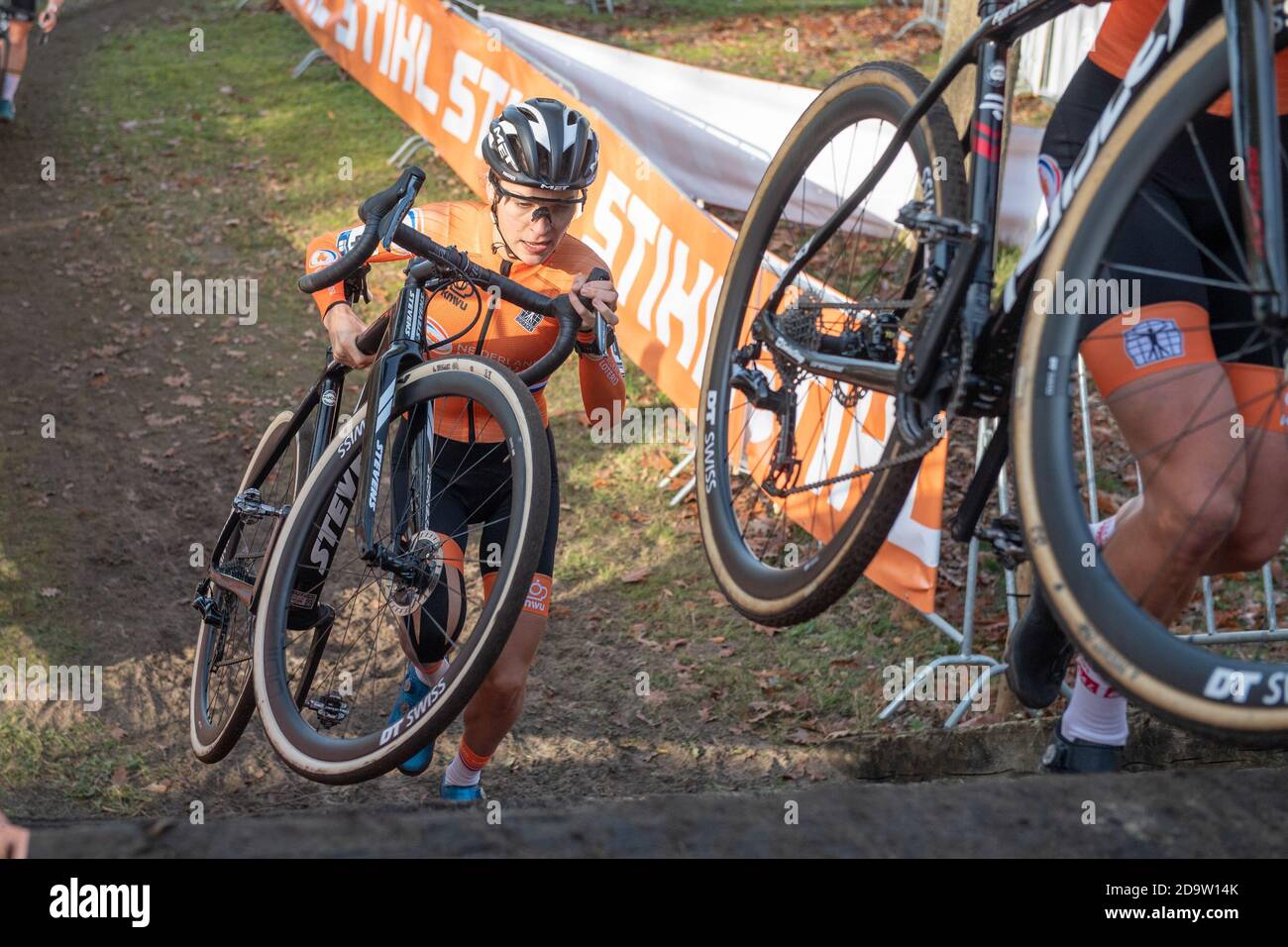 ROSMALEN, NIEDERLANDE - NOVEMBER 07: Yara Kastelijn während der Europameisterschaft Cyclocross am 7. november 2020 in Rosmalen, Niederlande (Foto: Orange Pictures) Stockfoto