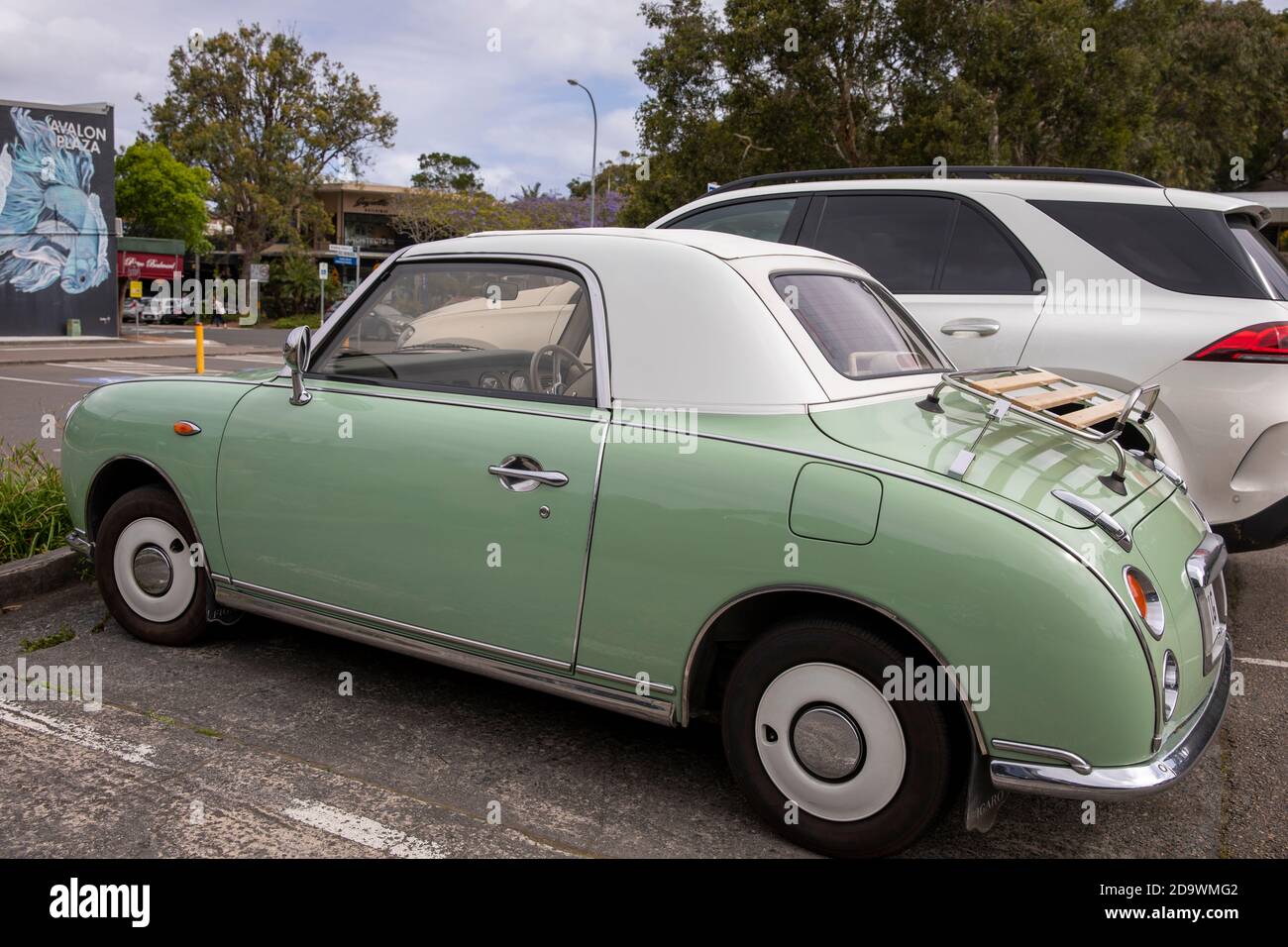 1991 Nissan Figaro Japanisches Cabrio-Kleinauto hergestellt im Jahr 1991, wurden etwas mehr als 20.000 Autos hergestellt, Sydney, Australien Stockfoto