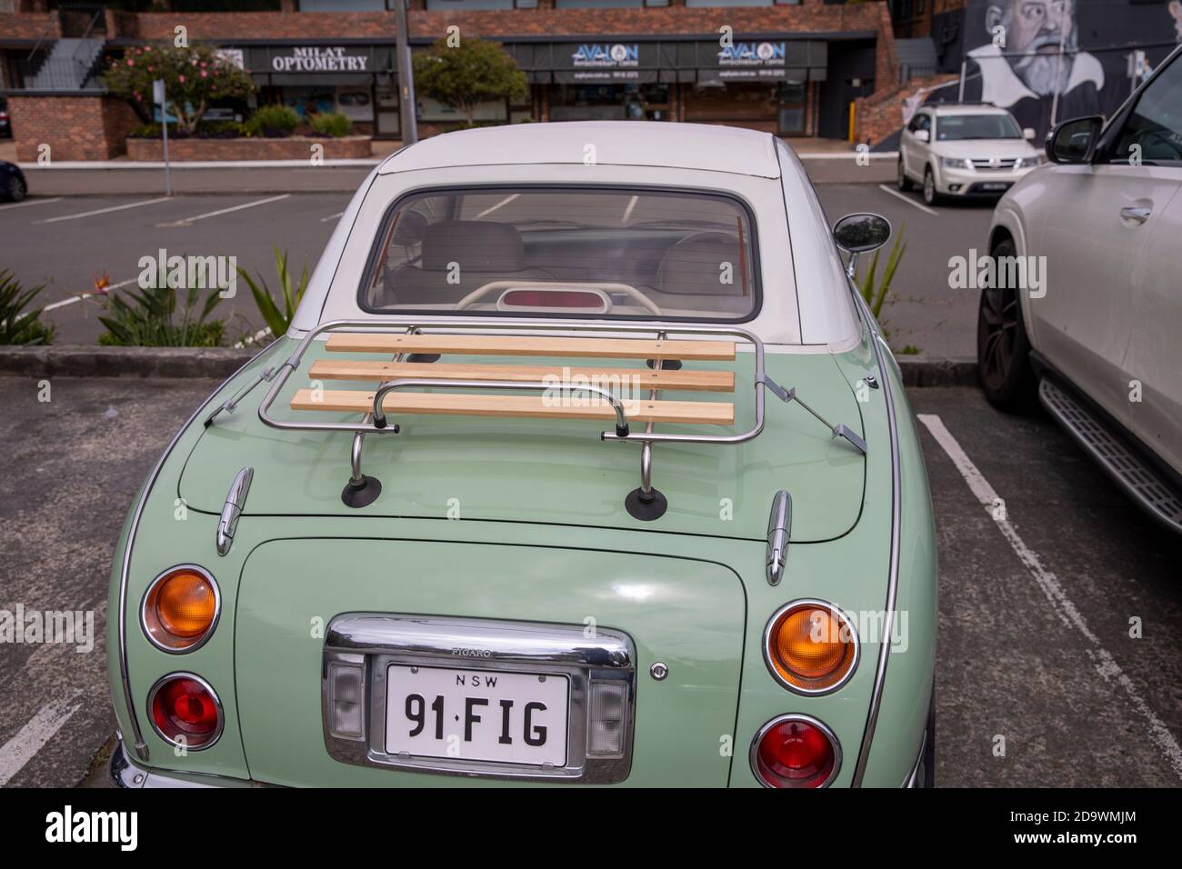 1991 Nissan Figaro Japanisches Cabrio-Kleinauto hergestellt im Jahr 1991, wurden etwas mehr als 20.000 Autos hergestellt, Sydney, Australien Stockfoto