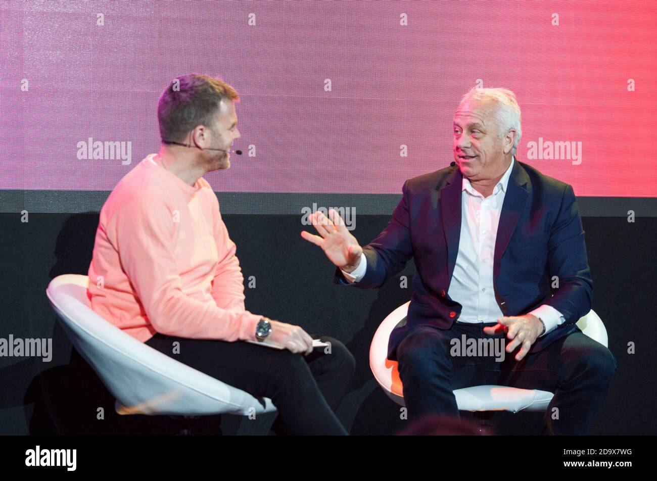 Greg Lemond wird von Matt Barbet auf dem 2019 Rouleur Live Event in London interviewt Stockfoto