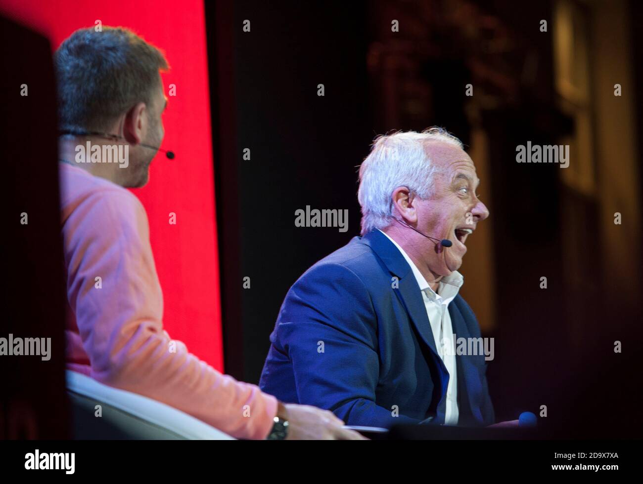 Greg Lemond wird von Matt Barbet auf dem 2019 Rouleur Live Event in London interviewt Stockfoto