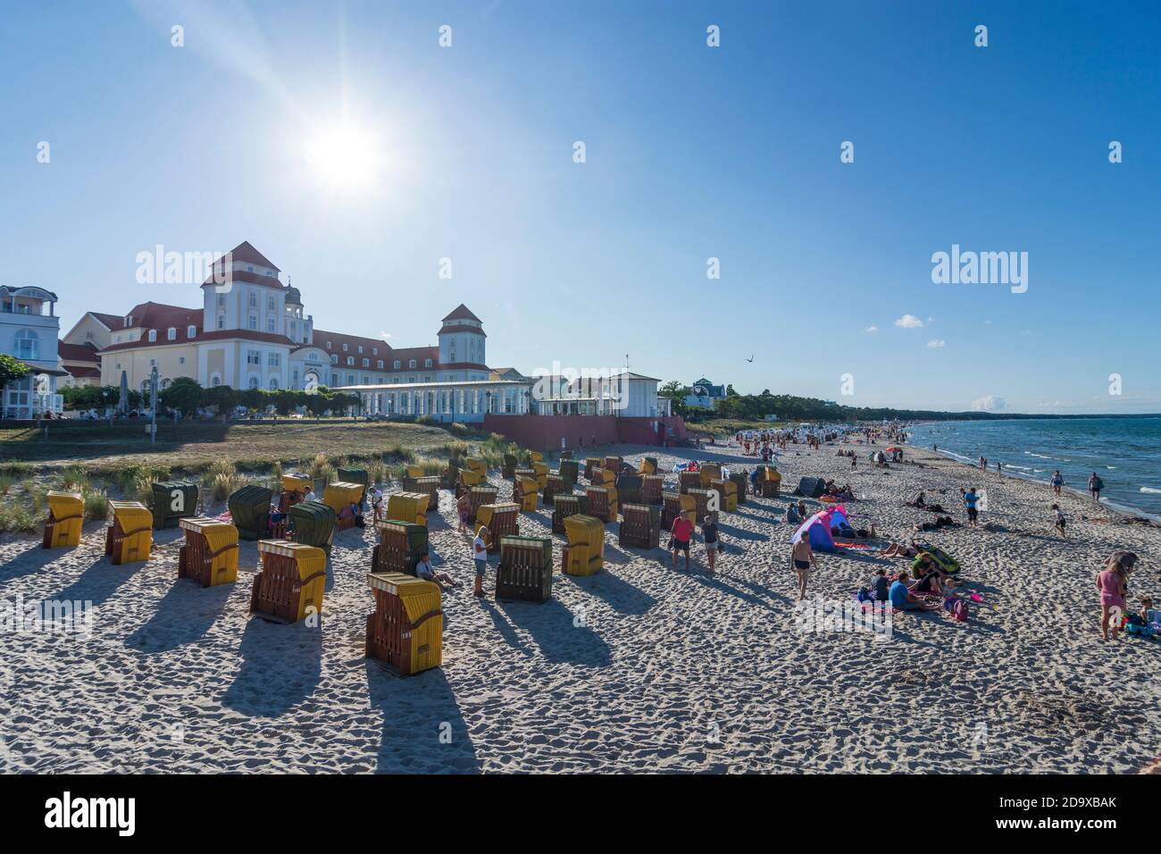 Binz: Kurhaus, Strand, Ostsee, Rügeninsel, Mecklenburg-Vorpommern, Deutschland Stockfoto