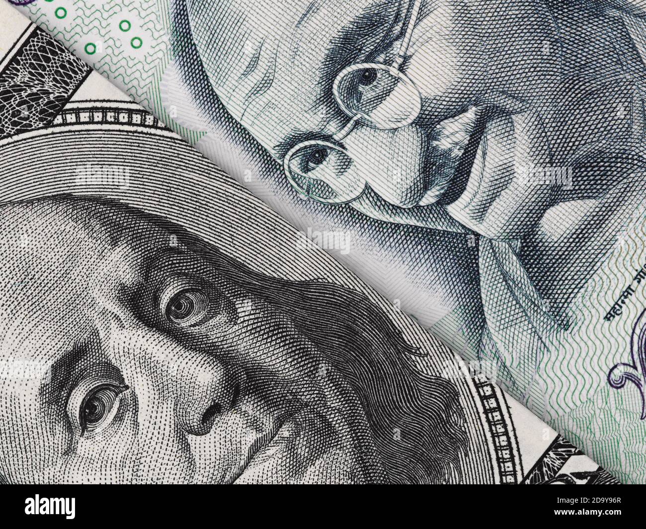 US-Dollar-Bill und Indien Rupie Banknote Makro, indische und US-Wirtschaft finanzieren Handel Konzept, Geld Nahaufnahme Stockfoto