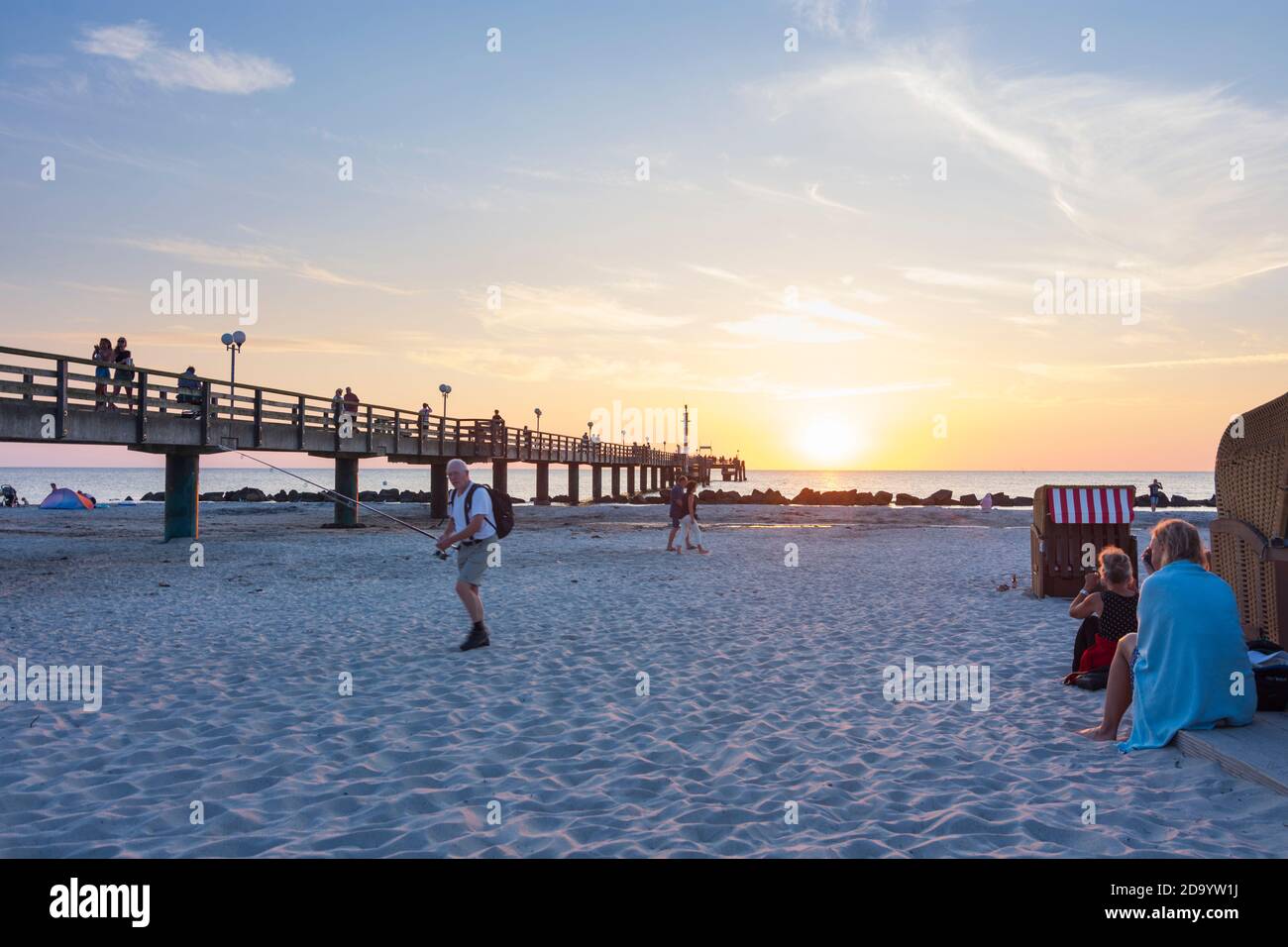 Wustrow: pier Wustrow, Ostsee, Strand, Sonnenuntergang, Ostsee, Fischlandhalbinsel, Mecklenburg-Vorpommern, Deutschland Stockfoto