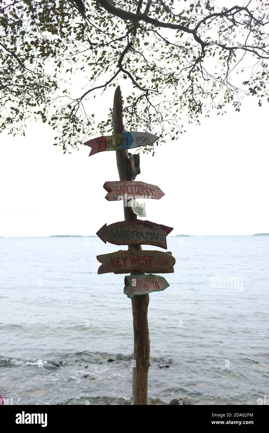 Schild am Ufer in Ingarö, Björkvik, Stockholm Schweden Stockfoto
