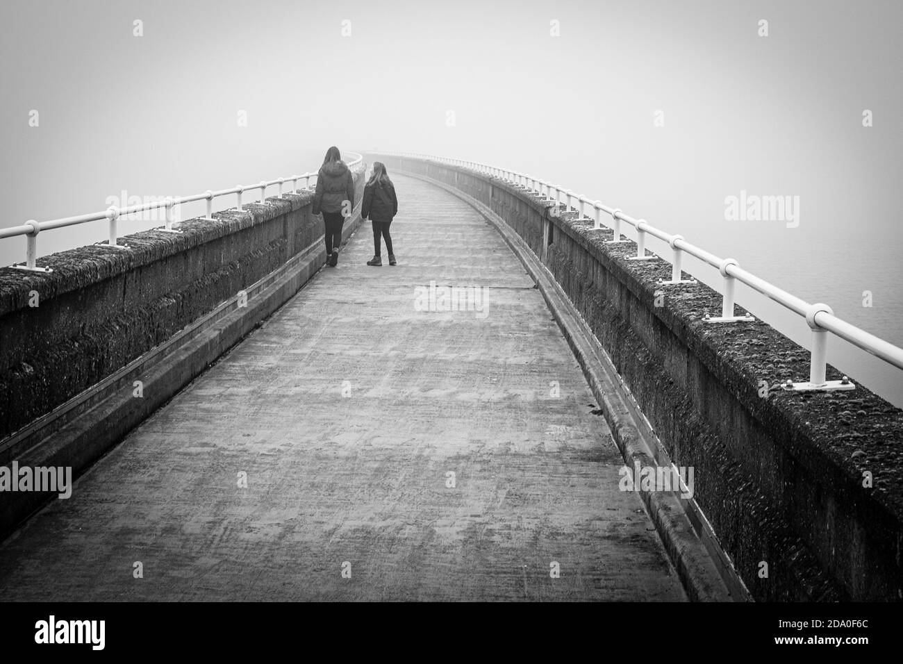 BAITINGS Reservoir and Dam, in der Nähe von Ripponden, West Yorkshire, Großbritannien Stockfoto