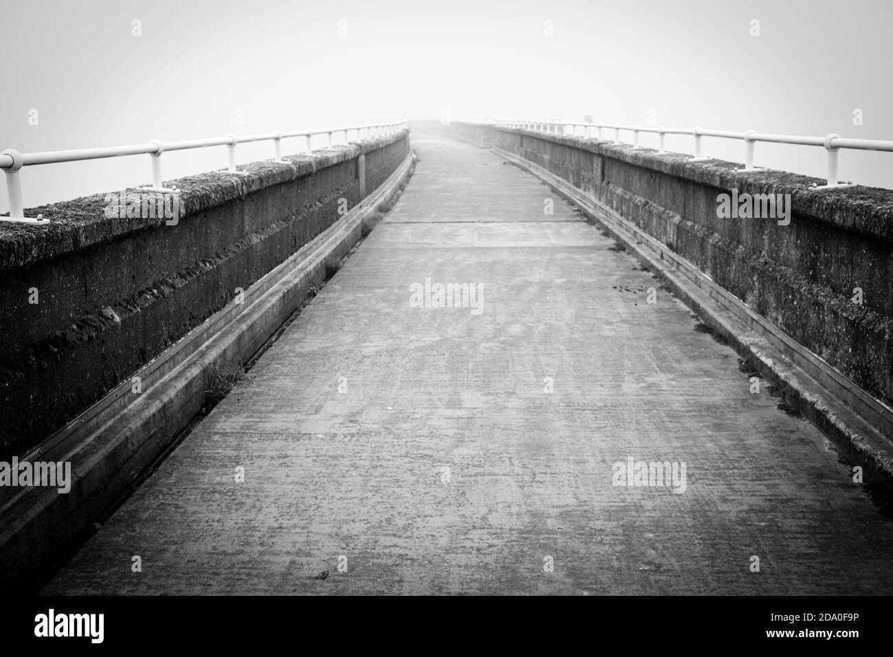 BAITINGS Reservoir and Dam, in der Nähe von Ripponden, West Yorkshire, Großbritannien Stockfoto