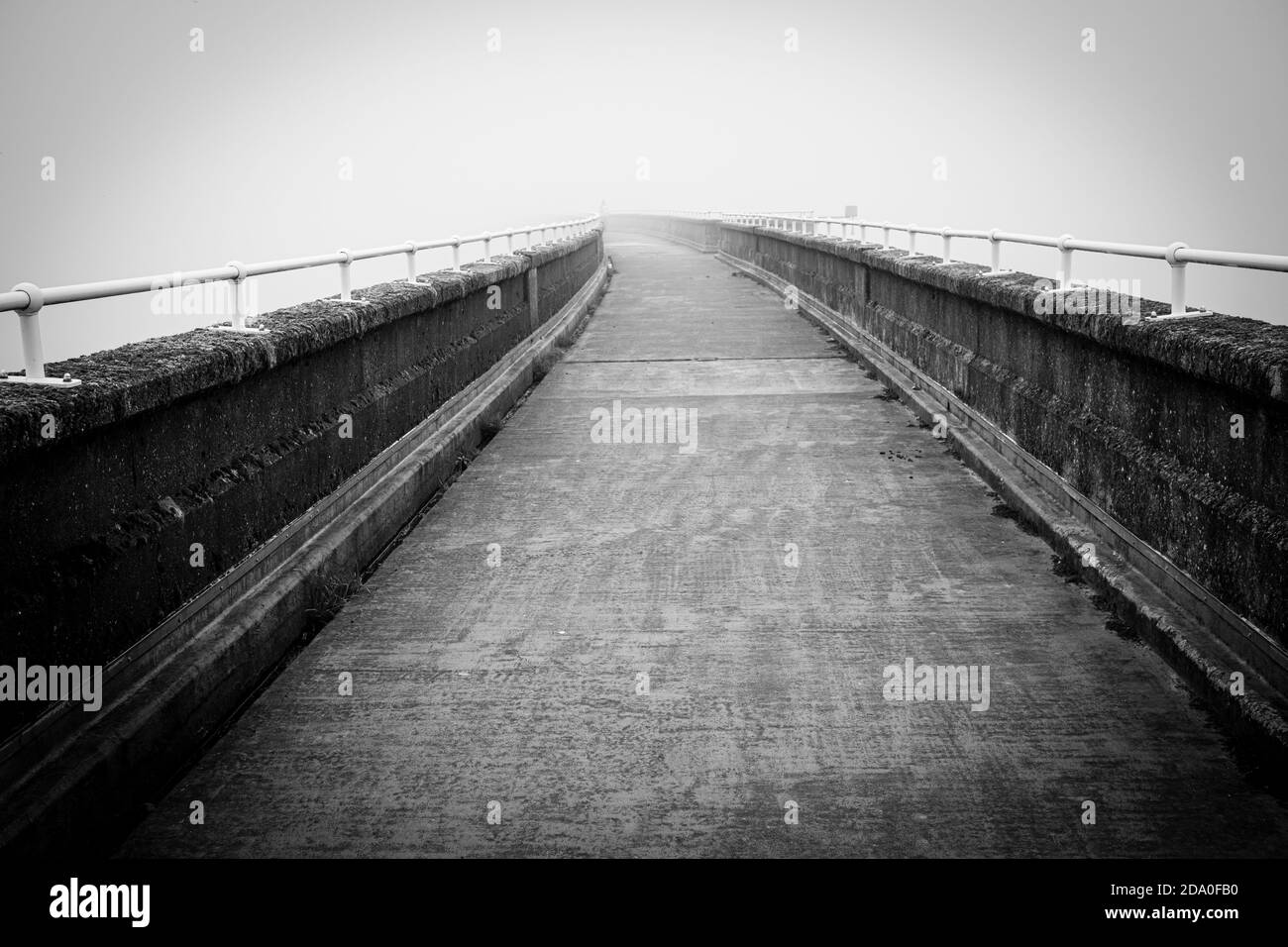 BAITINGS Reservoir and Dam, in der Nähe von Ripponden, West Yorkshire, Großbritannien Stockfoto