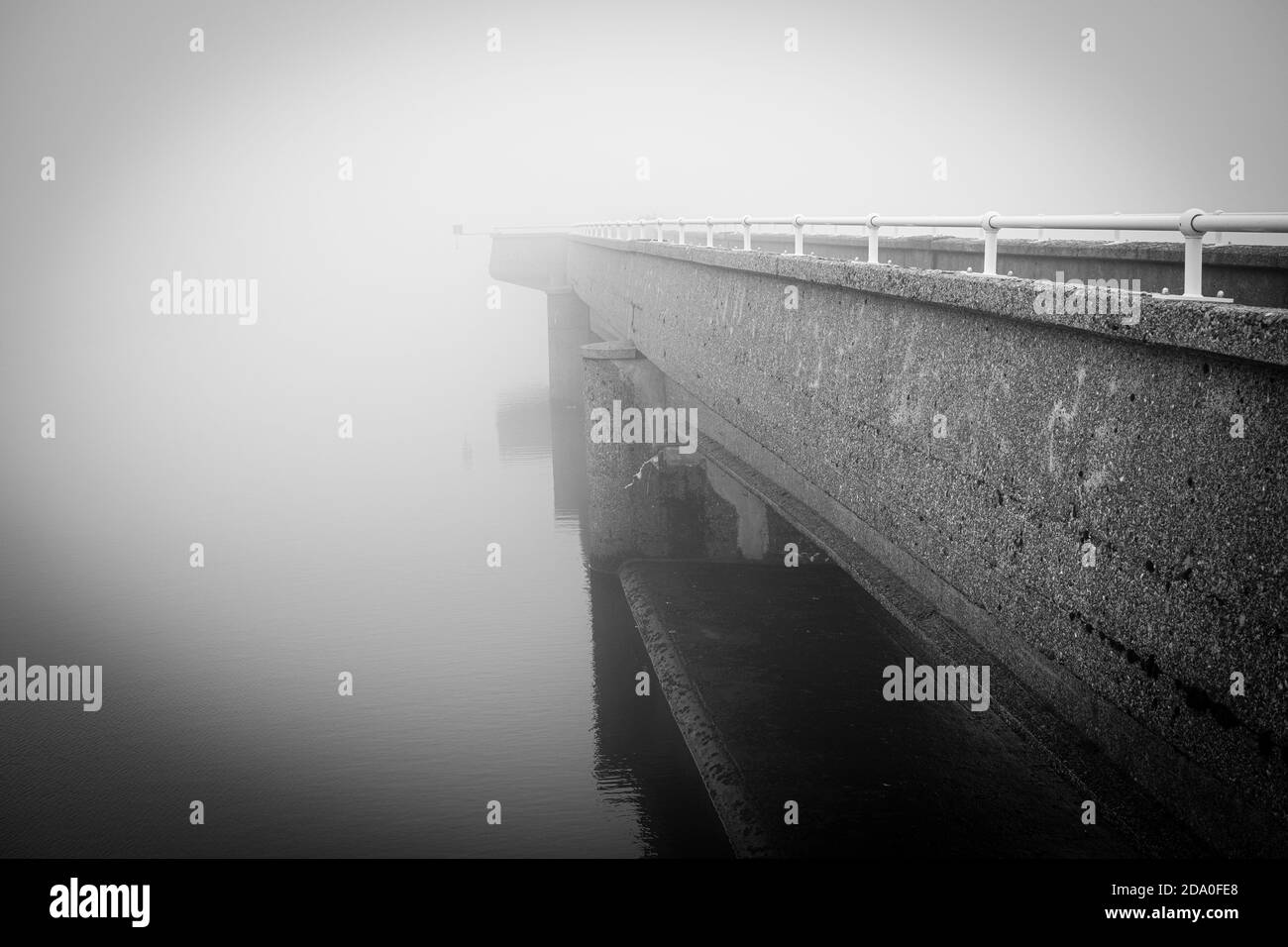 BAITINGS Reservoir and Dam, in der Nähe von Ripponden, West Yorkshire, Großbritannien Stockfoto