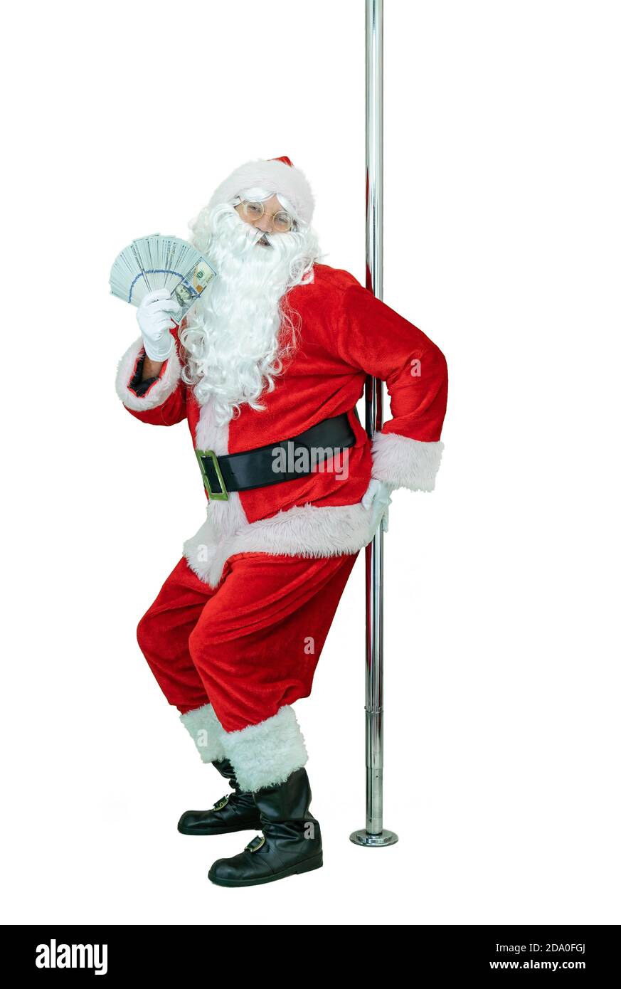 Verdorben Santa Pole Tänzer, hält Fan von Dollar Geldscheine. Lustvolle Santa Claus tanzt mit Stange auf weißem Hintergrund. Weihnachten steht bevor Stockfoto