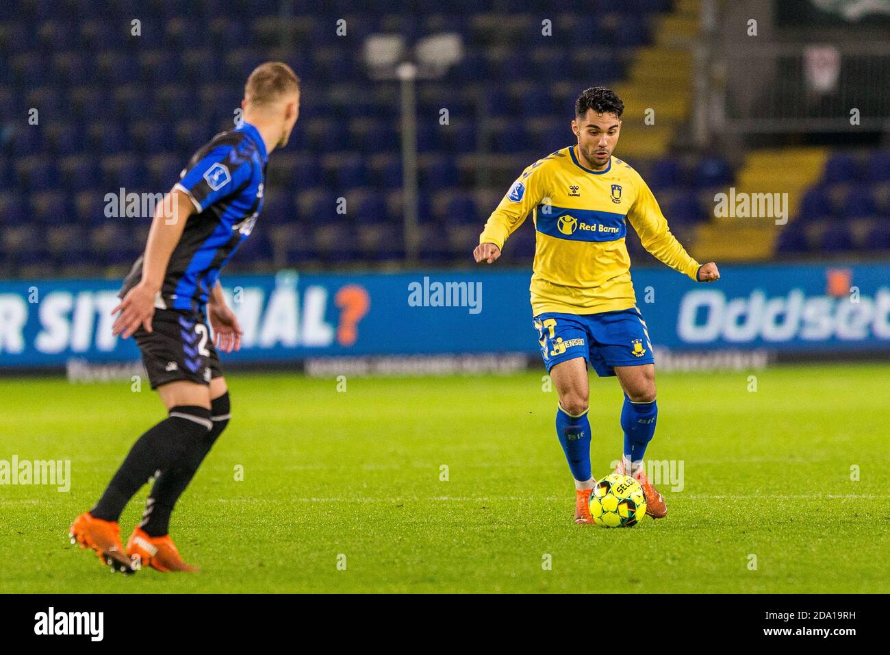 Brondby, Dänemark. November 2020. Rezan Corlu (7) von Broendby, WENN er während des 3F Superliga-Spiels zwischen Broendby IF und Odense Boldklub im Brondby Stadium gesehen wurde. (Foto Kredit: Gonzales Foto/Alamy Live News Stockfoto