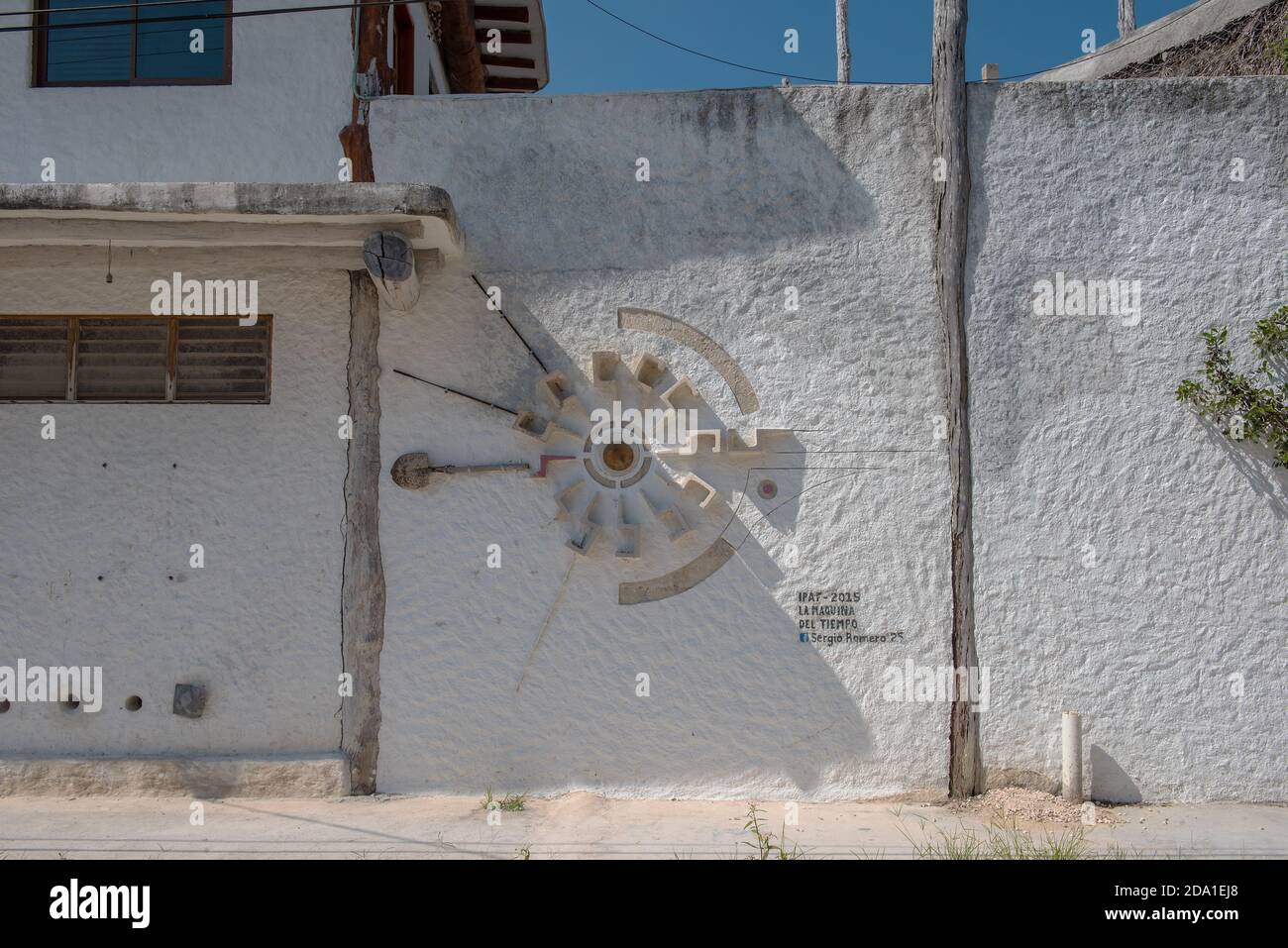 Graffiti, Street Art auf einer Hauswand in Holbox Dorf, Mexiko Stockfoto