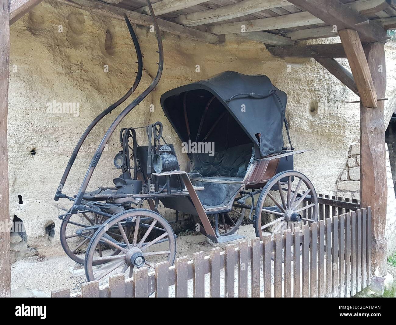 Altes Pferd gezogen. Französische Sorgfalt Stockfoto