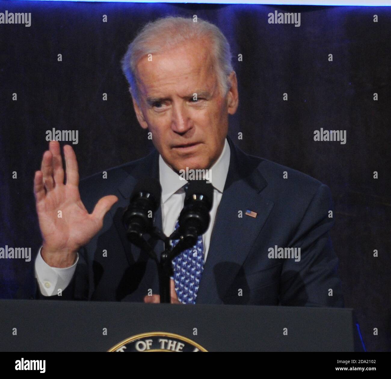 NEW YORK, NY - 09. JULI: Vizepräsident der Vereinigten Staaten Joe Biden spricht während der Freedom to Marry Celebration Veranstaltung in der Cipriani Wall Street am 9. Juli 2015 in New York City Menschen: Vizepräsident der Vereinigten Staaten Joe Biden Kredit: hoo-me.com/MediaPunch Stockfoto