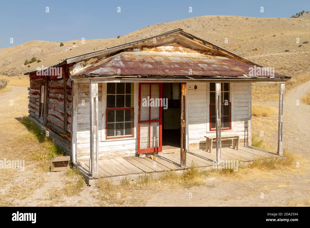 Verlassene Haus am Rande der Geisterstadt Bannack, Montana, USA. Stockfoto