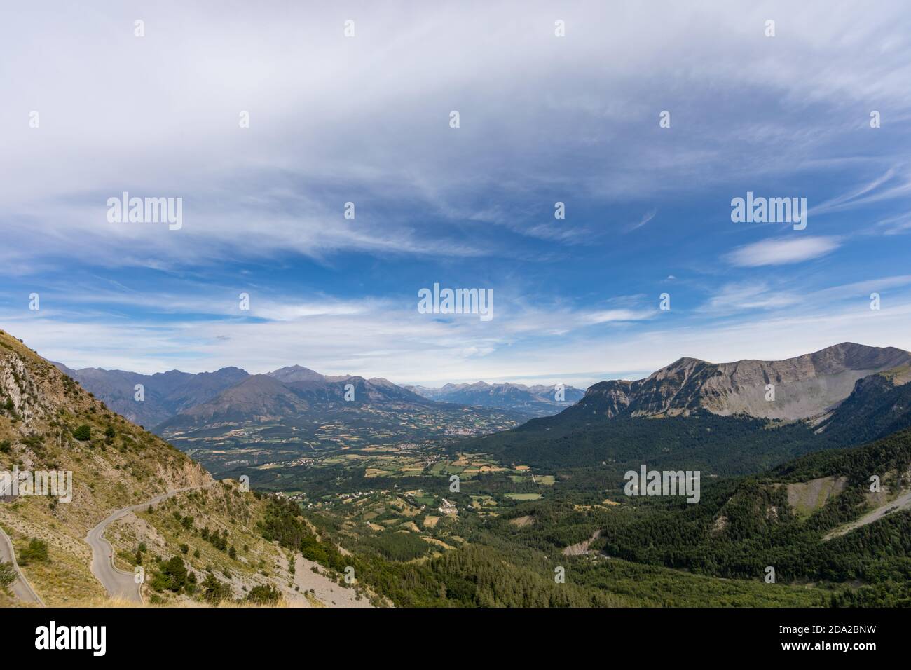 Le Noyer, Hautes-Alpes, Frankreich - Blick vom Col du Noyer auf das Champsaur-Tal Stockfoto