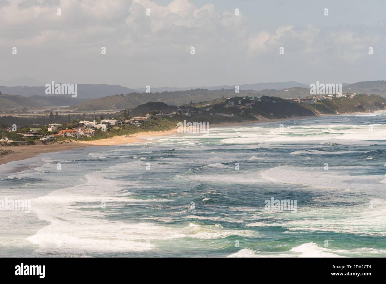 Wildnis Küstenstadt an der Garden Route in Südafrika, zeigt die Landschaft und das Meer Stockfoto