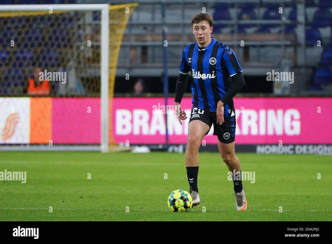 Brondby, Dänemark. November 2020. Mads Frokjaer-Jensen (29) von Odense Boldklub beim 3F Superliga Match zwischen Broendby IF und Odense Boldklub im Brondby Stadium. (Foto: Gonzales Photo - Kent Rasmussen). Stockfoto