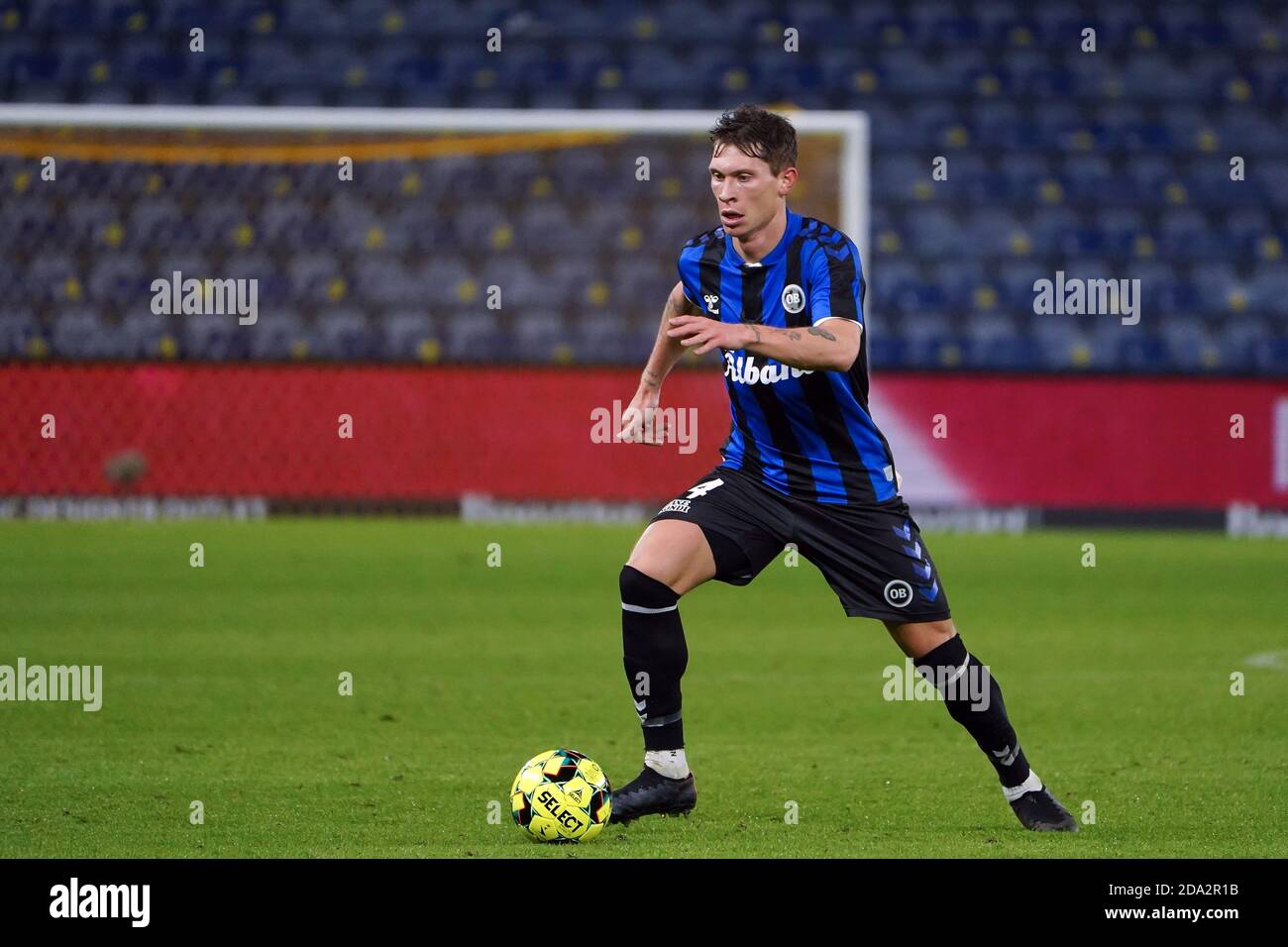 Brondby, Dänemark. November 2020. Ryan Johnson Laursen (4) von Odense Boldklub während des 3F Superliga-Matches zwischen Broendby IF und Odense Boldklub im Brondby Stadium. (Foto: Gonzales Photo - Kent Rasmussen). Stockfoto